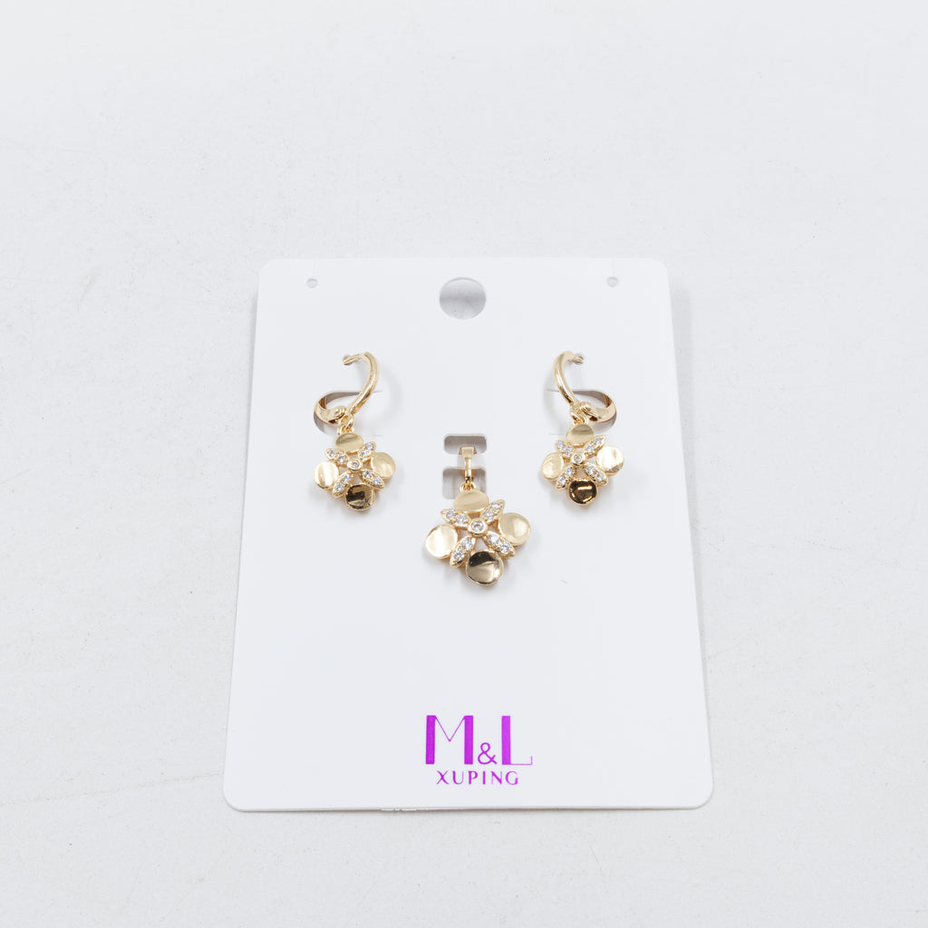 Conjunto de de Aretes y Dije M4 Oro Laminado