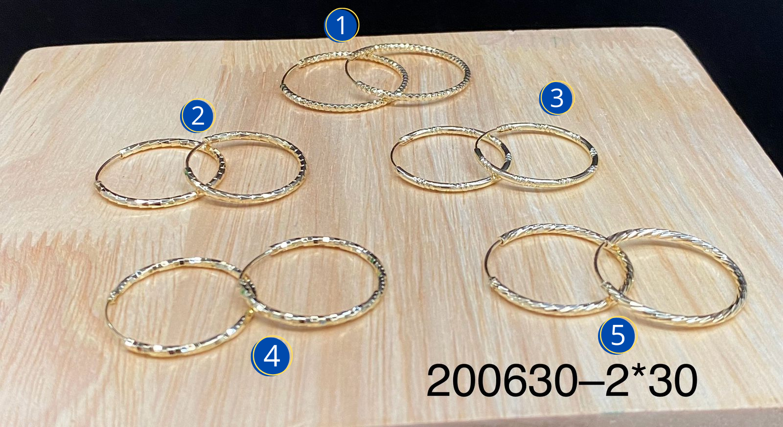 Arracadas Doradas M6 Oro Laminado