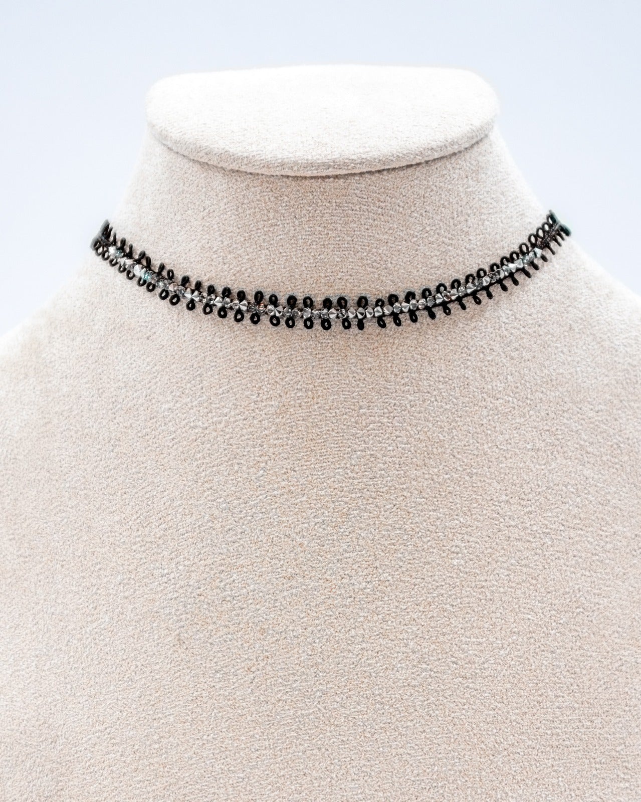 Collar Gargantilla Negro M10 Oro Laminado