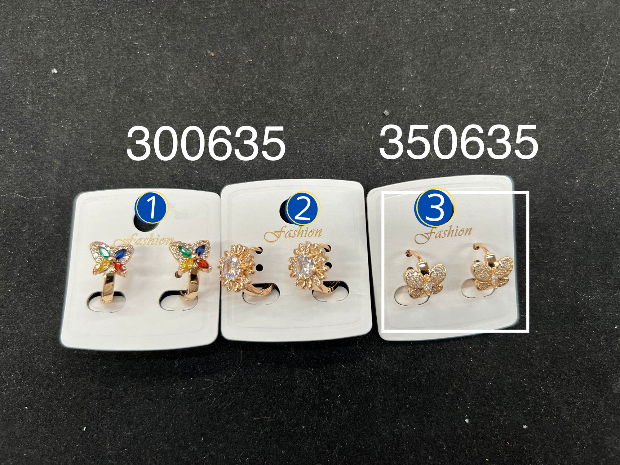 [05/AGOSTO/26] Aretes Dorados con piedras M8 Oro Laminado
