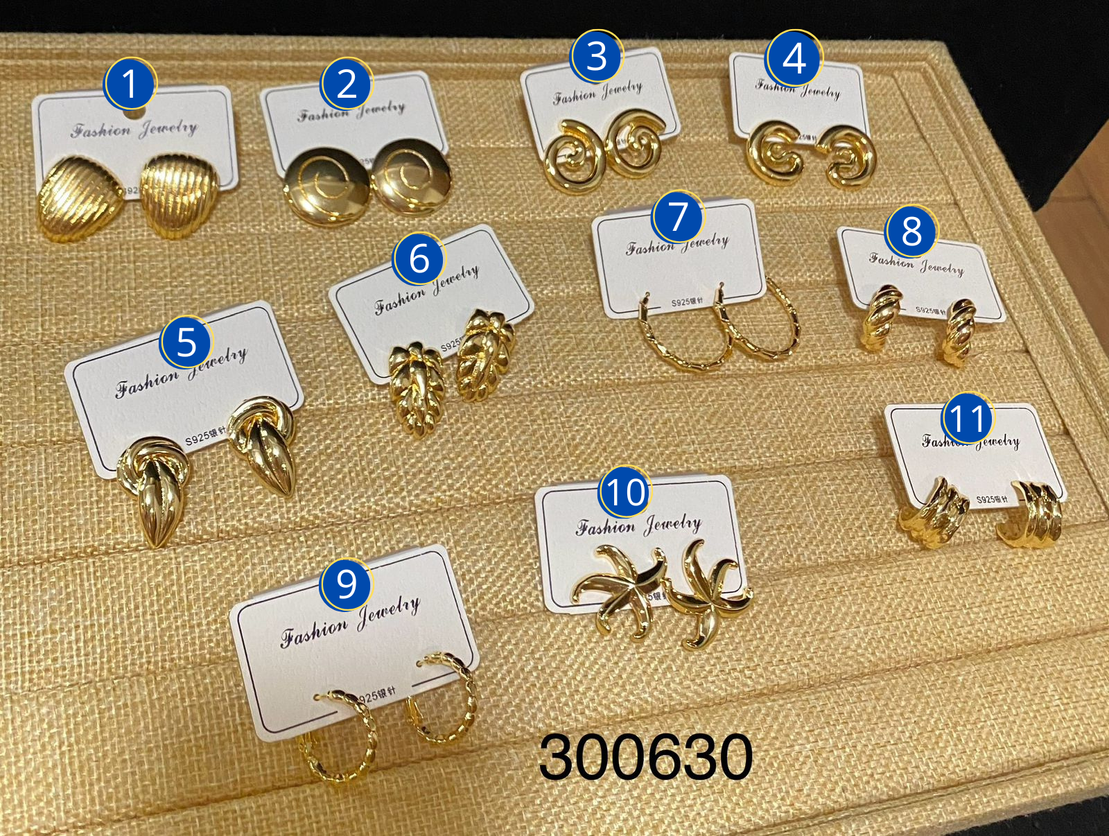 Aretes Dorados Varios diseños M11 Oro Laminado