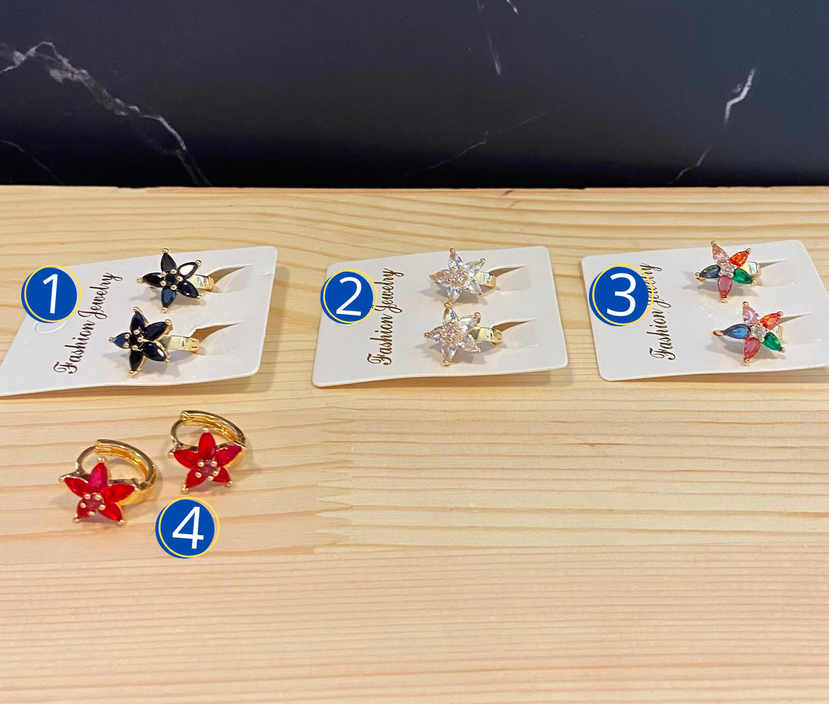 [12/SEPTIEMBRE/26] Aretes Dorados Huggies M15 Oro Laminado