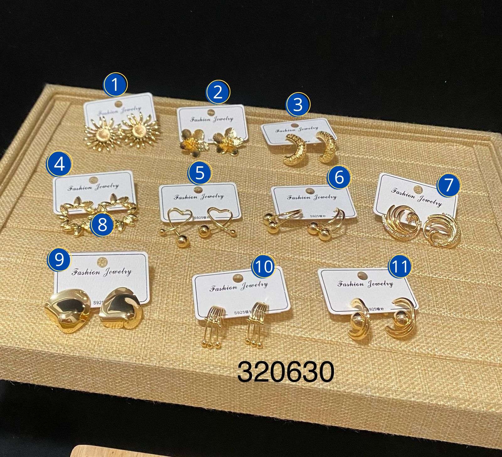 Aretes Dorados Varios diseños M9 Oro Laminado