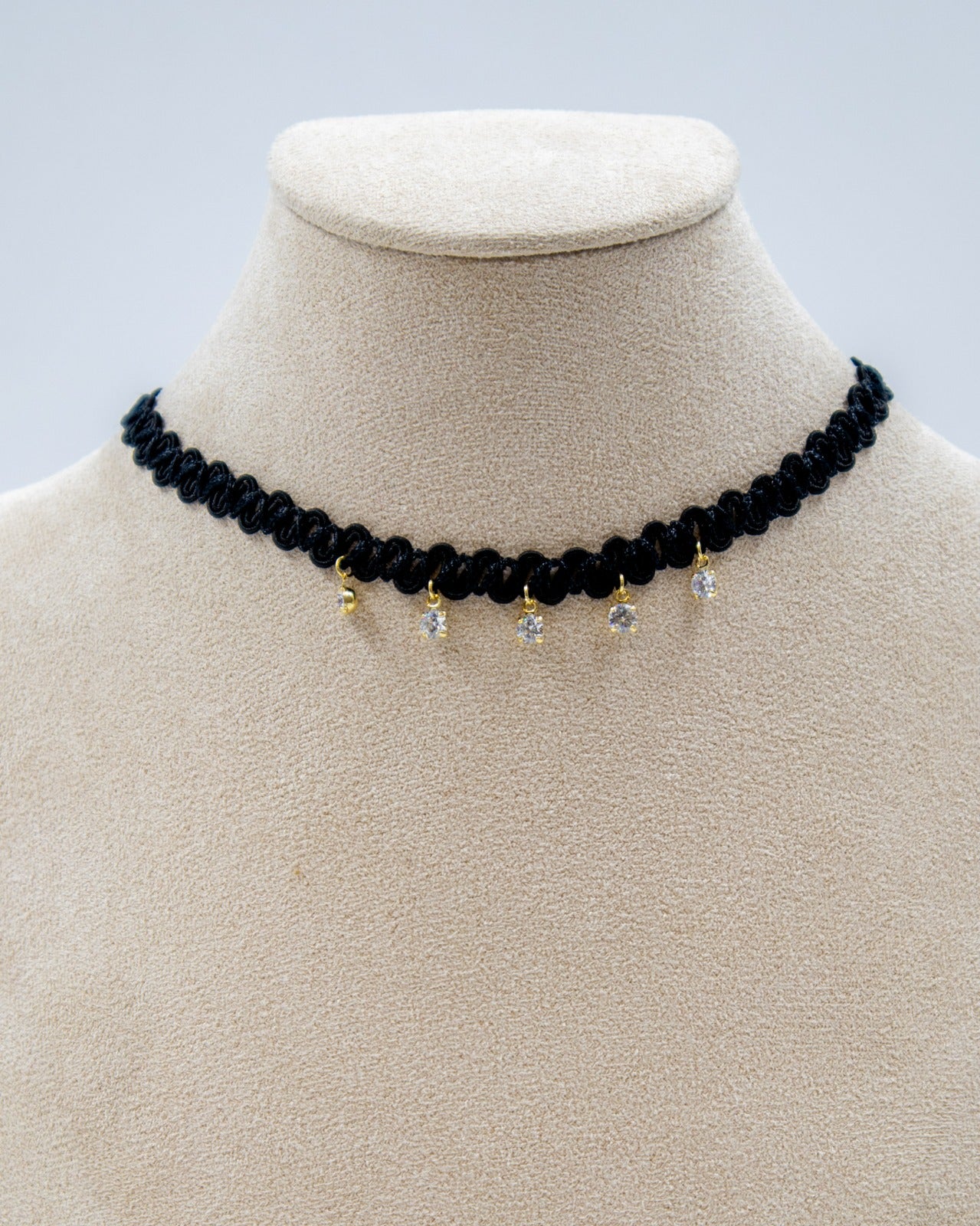 Collar Gargantilla Negro M11 Oro Laminado
