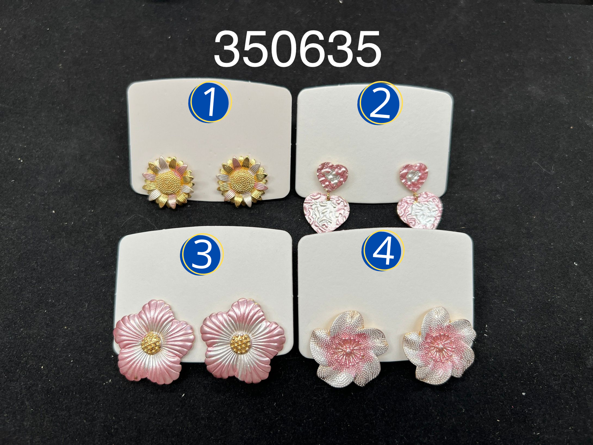 [05/AGOSTO/26] Aretes Dorados de flor M1 Oro Laminado