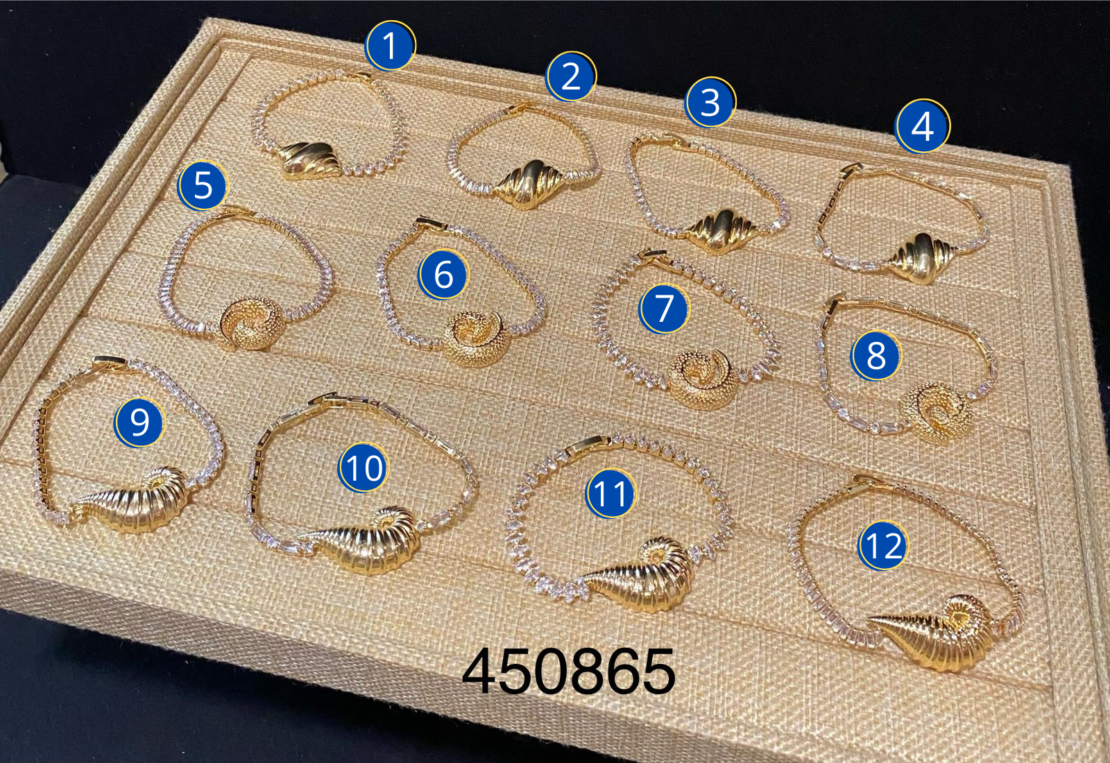 Pulsera con Piedras y dijes de Mar M1 Oro Laminado