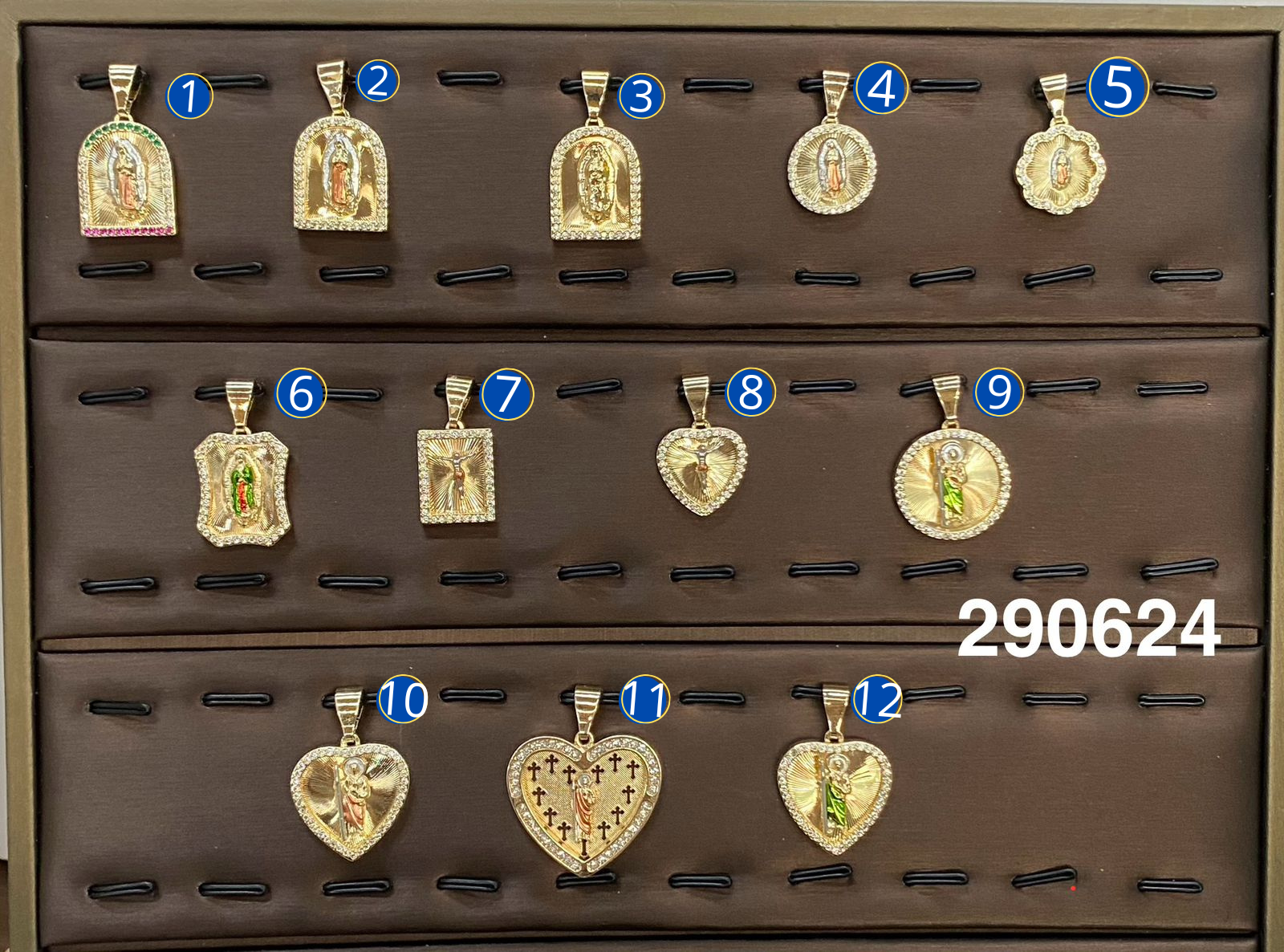 Dije Dorado M9 Oro Laminado