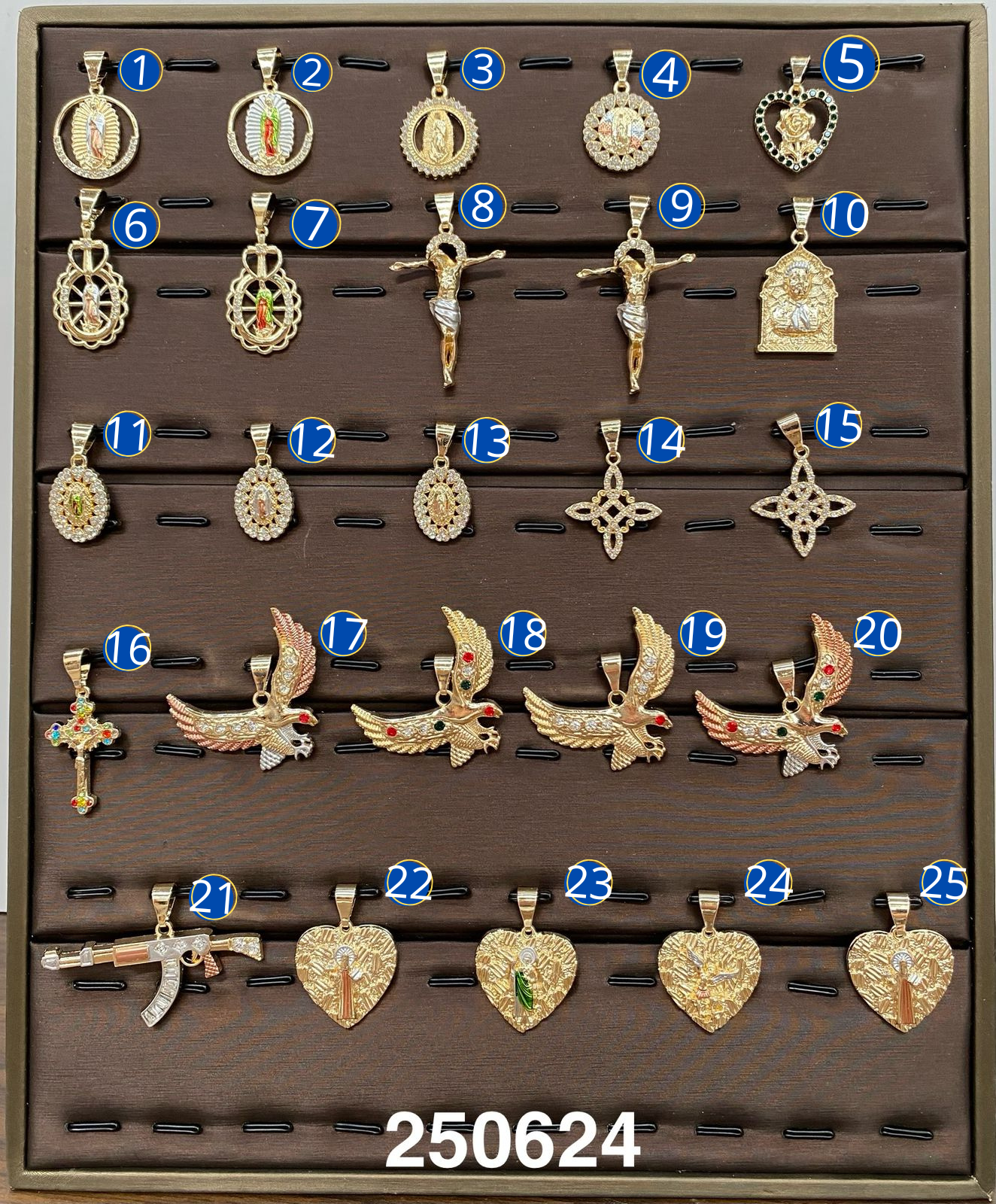 Dije Dorado M7 Oro Laminado