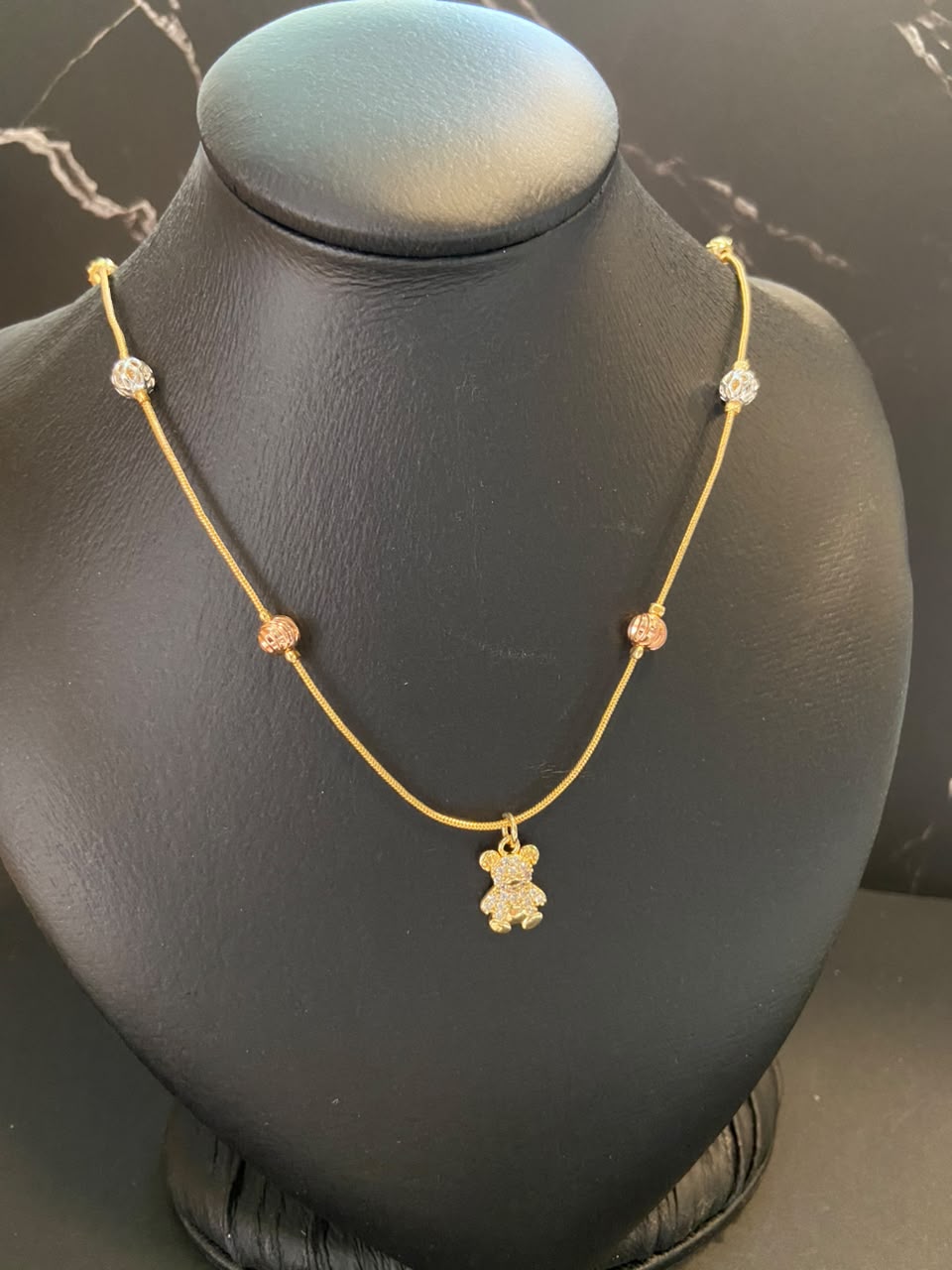 [12/SEPTIEMBRE/26] Collar Dorado de Tres colores con Dije M2 Oro Laminado
