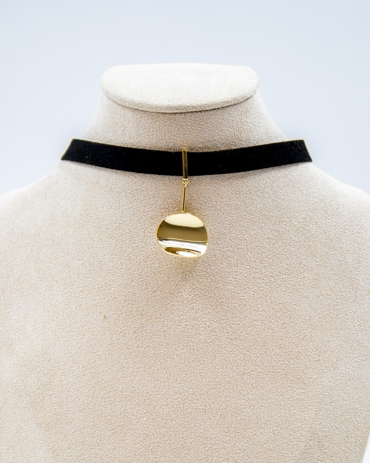 Collar Gargantilla Negro M13 Oro Laminado
