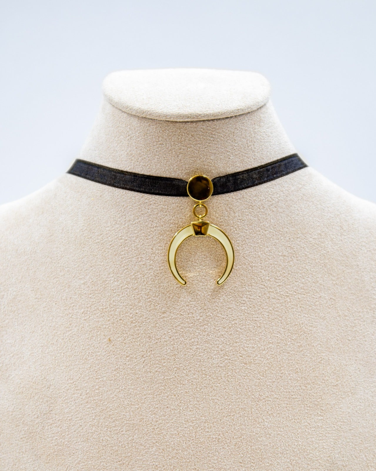 Collar Gargantilla Negro M14 Oro Laminado