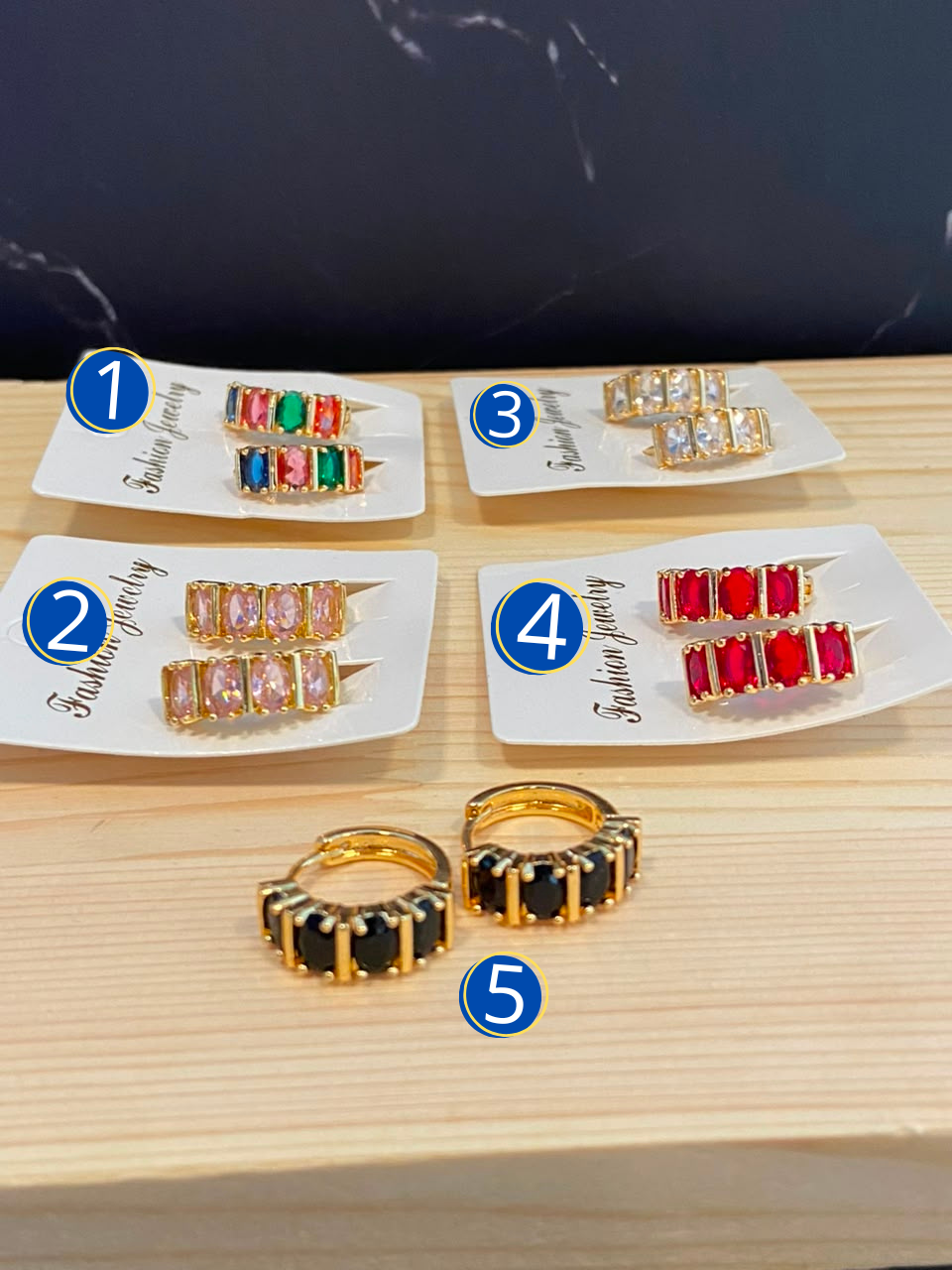 [12/SEPTIEMBRE/26] Aretes Dorados Huggies M9 Oro Laminado
