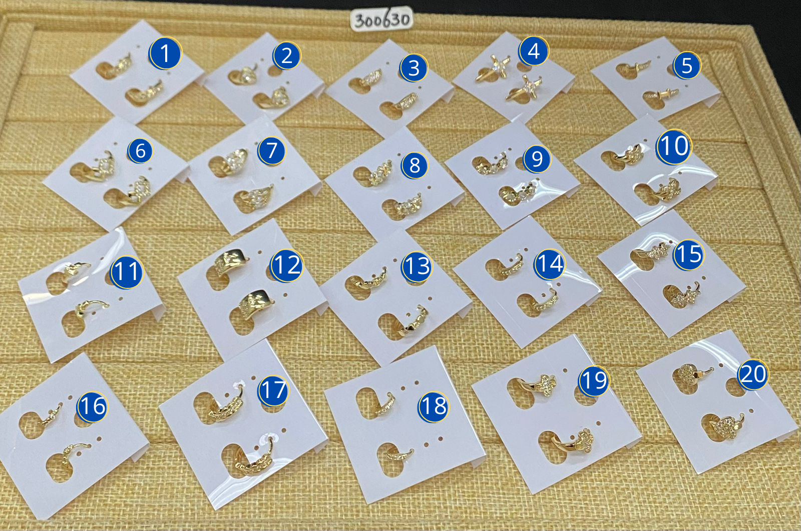 Aretes dorados M2 - Oro Laminado