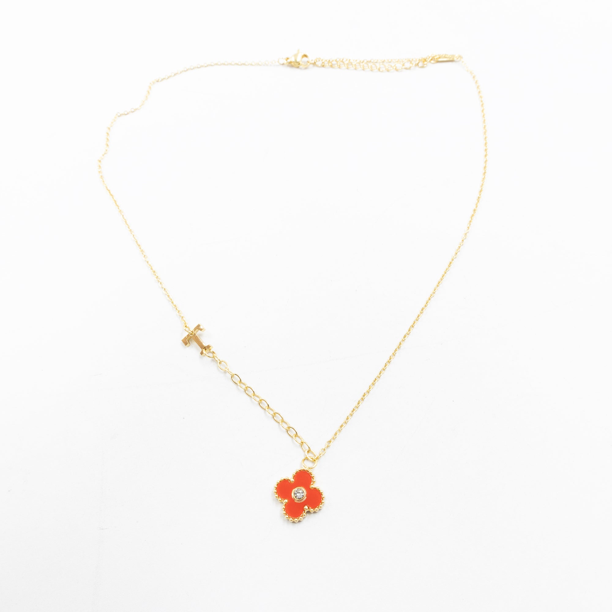 Collar de Dije de Trebol y letra T, V M6 Oro Laminado