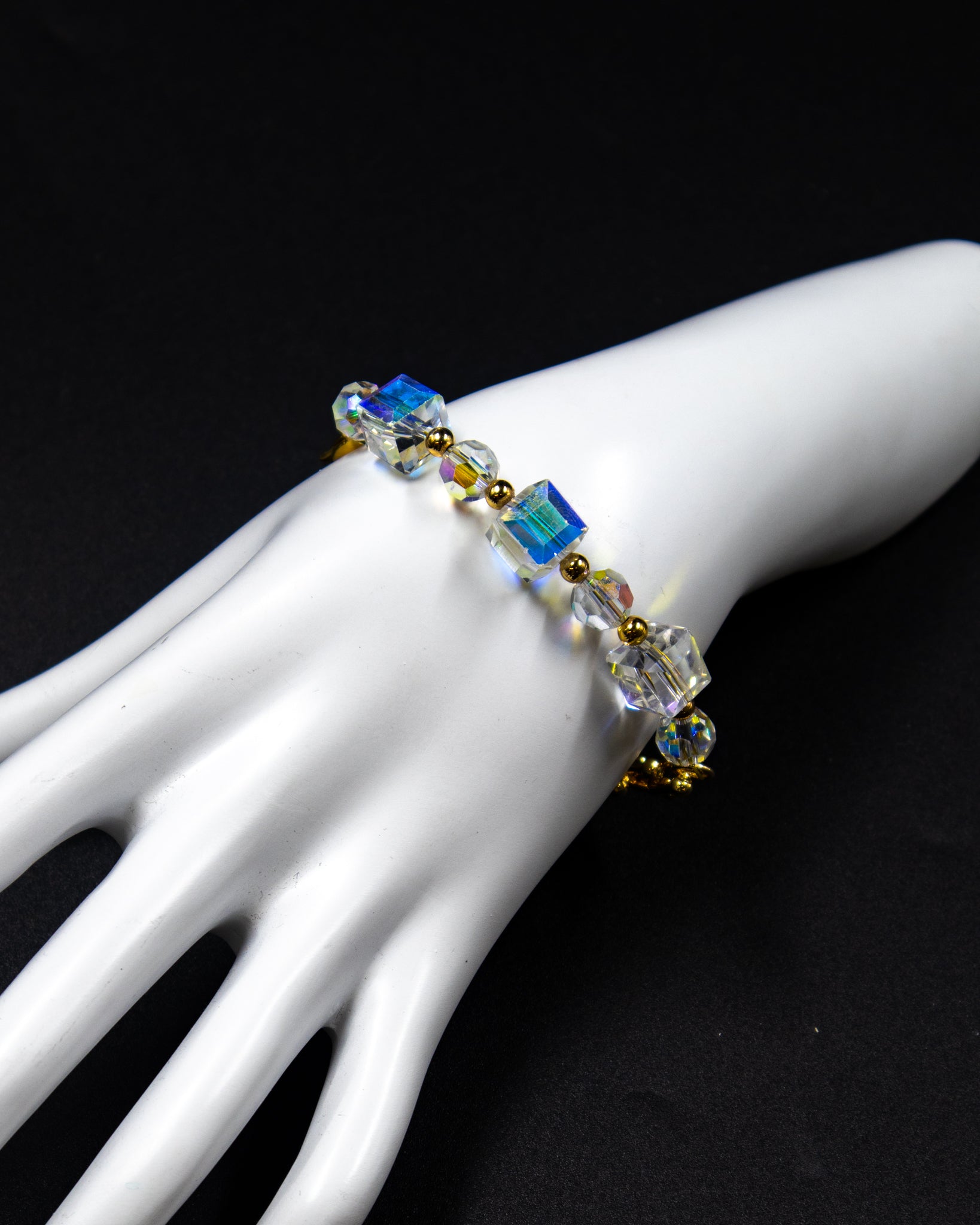 Pulsera con dijes tornasol - M2 Oro Laminado