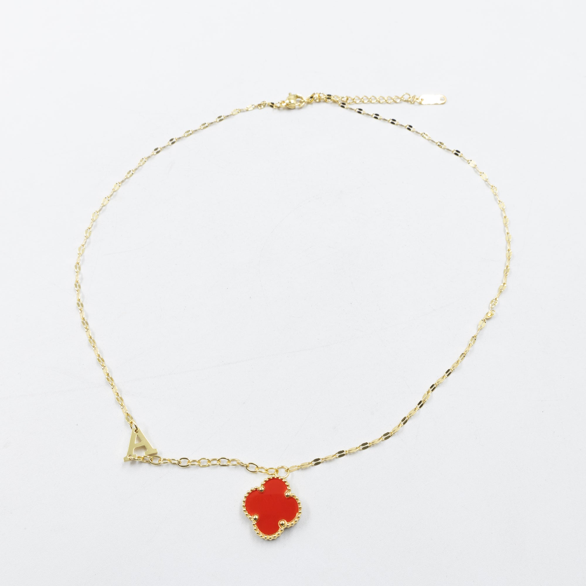 Collares Dorados con dijes de letra A, B, C y de Trebol M1 Oro Laminado