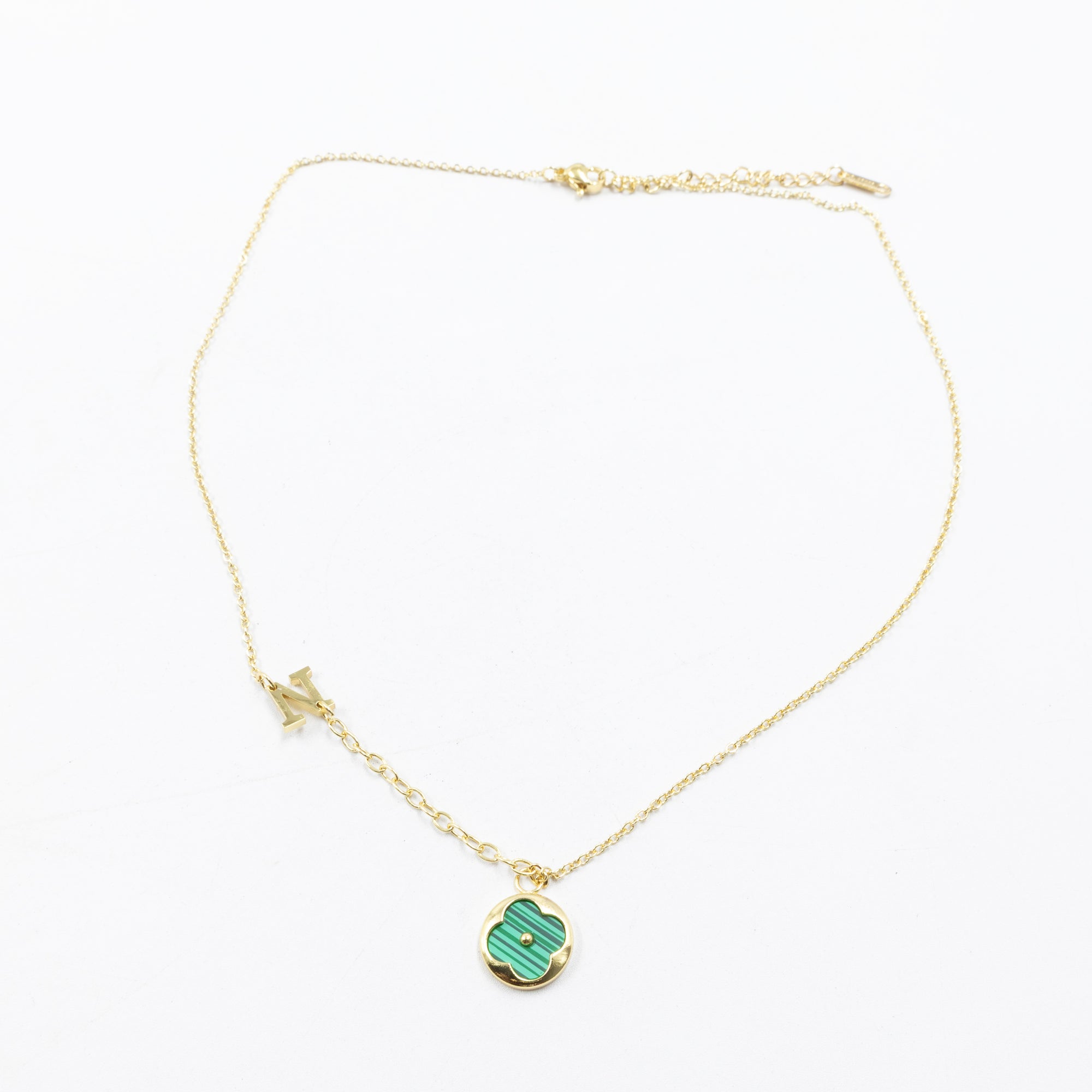 Collares Dorados con dijes de letra N,P,R y dije de Trebol M5 Oro Laminado