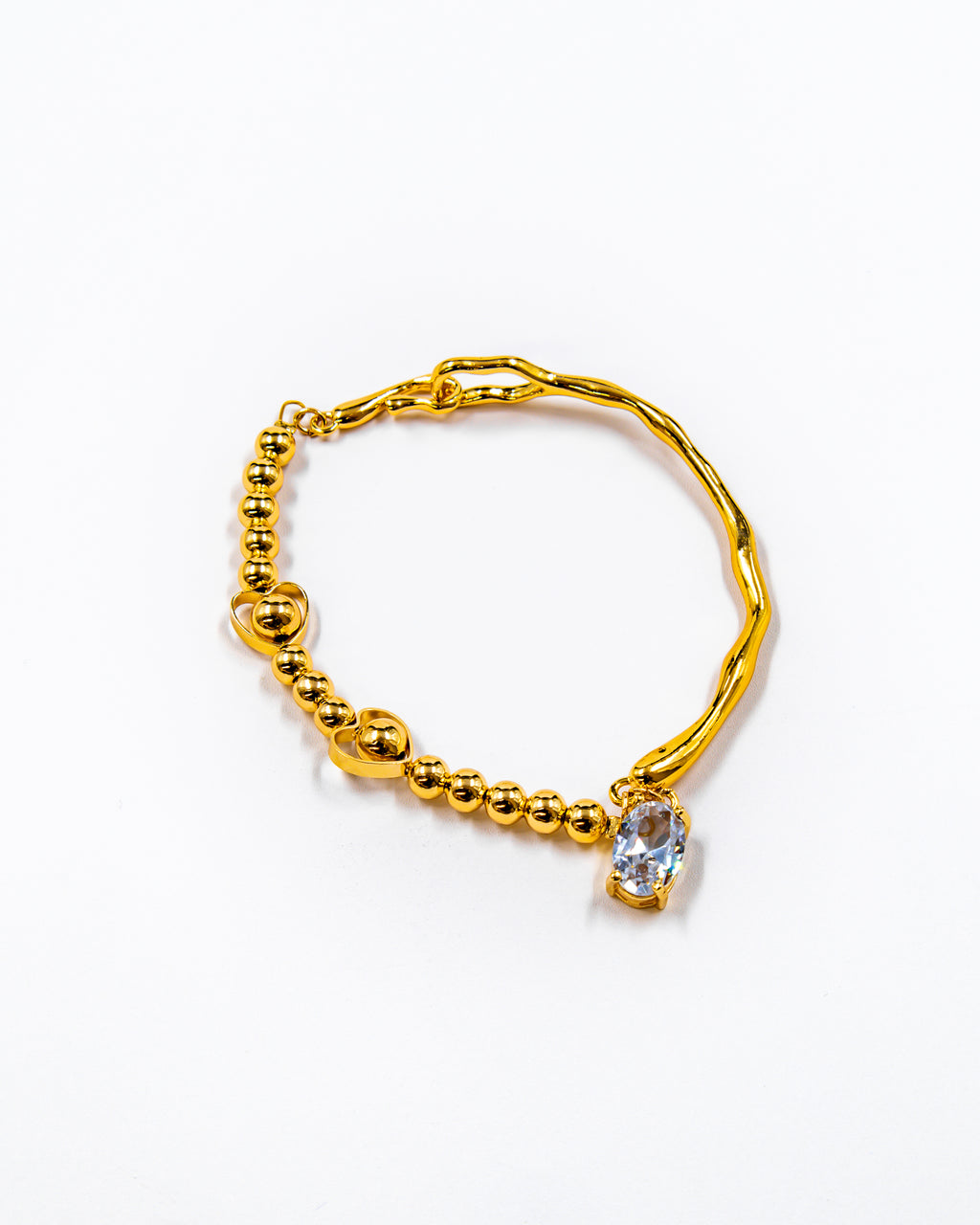 Pulsera rigida con cuentas y dije - M3 Oro Laminado