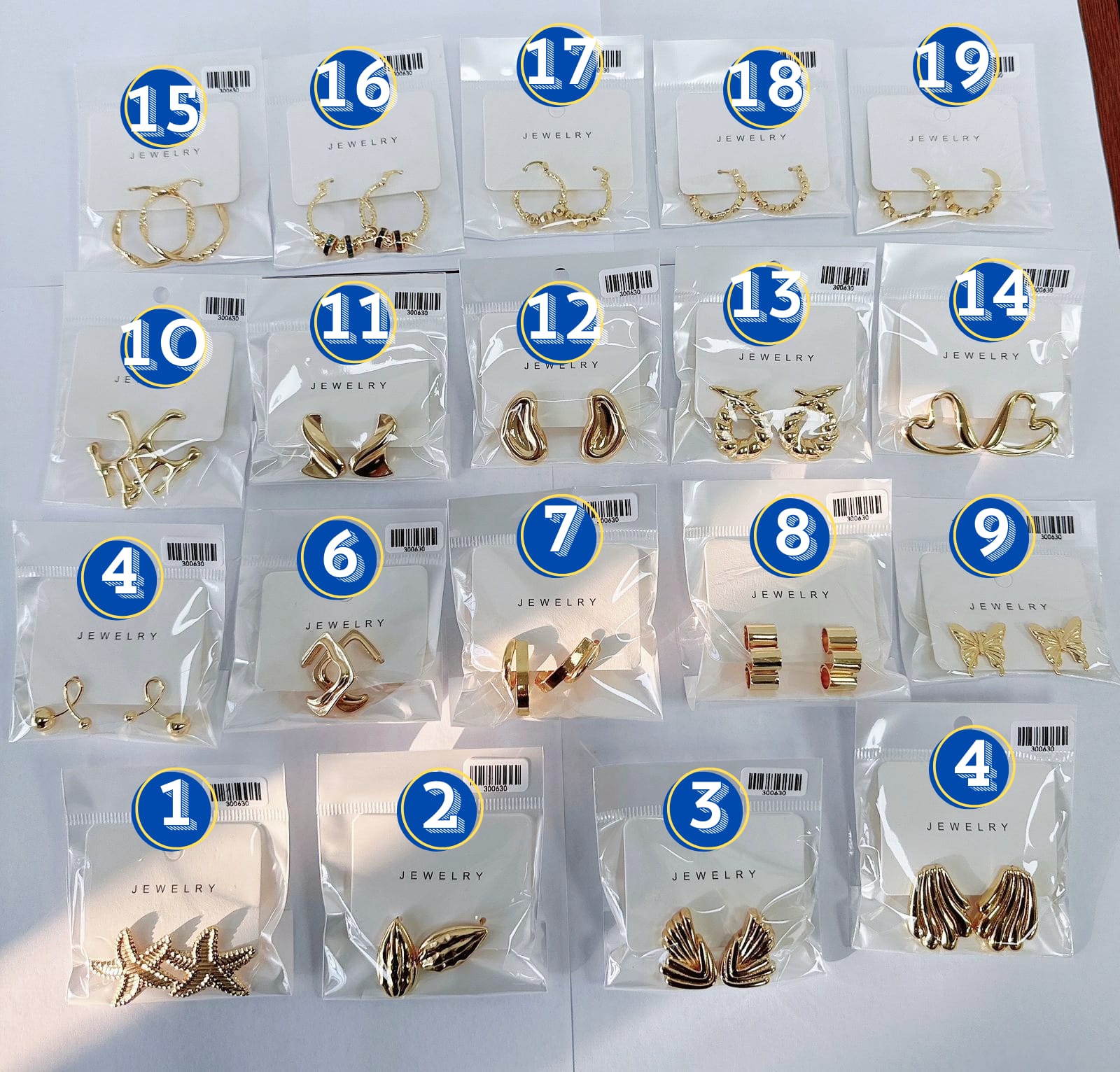 Arete Elegante Dorado M1 Oro Laminado