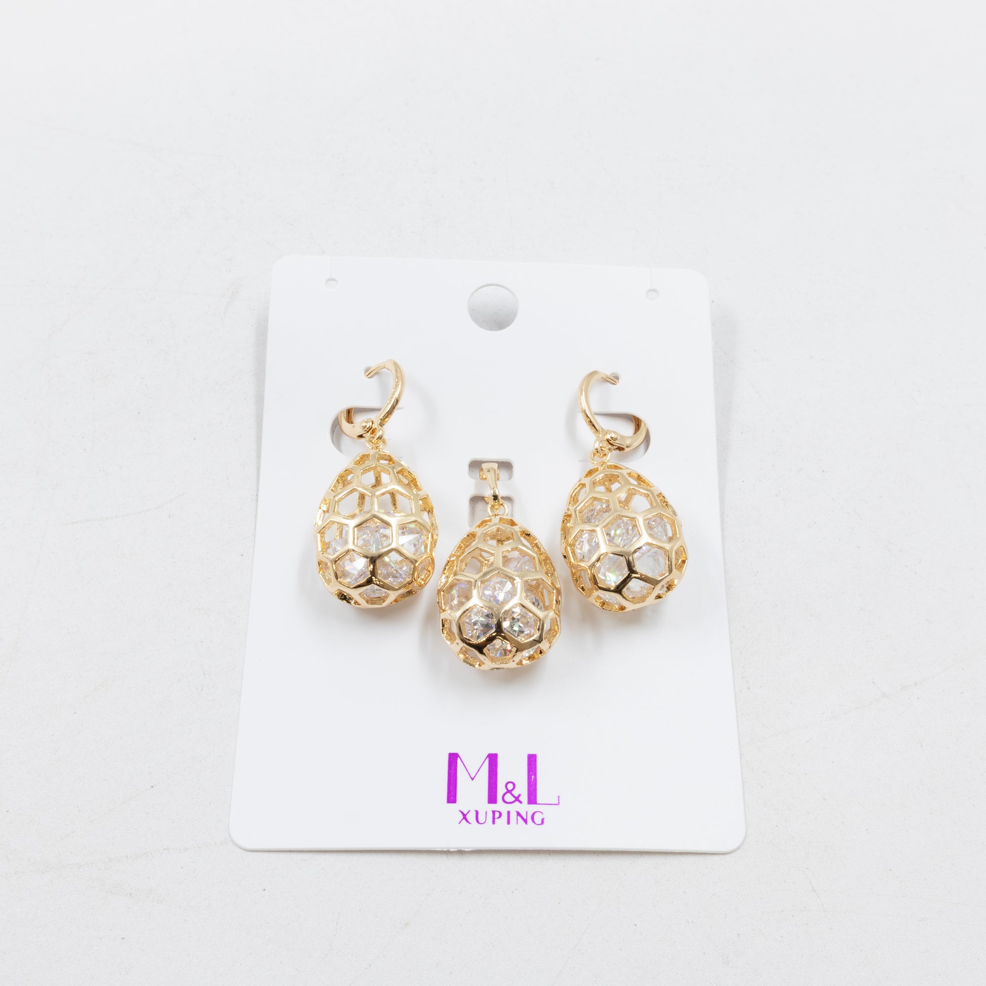 Conjunto de de Aretes y Dije M3 Oro Laminado