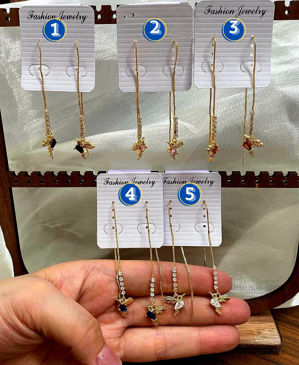 Arete Largo Colibri M1 Oro Laminado