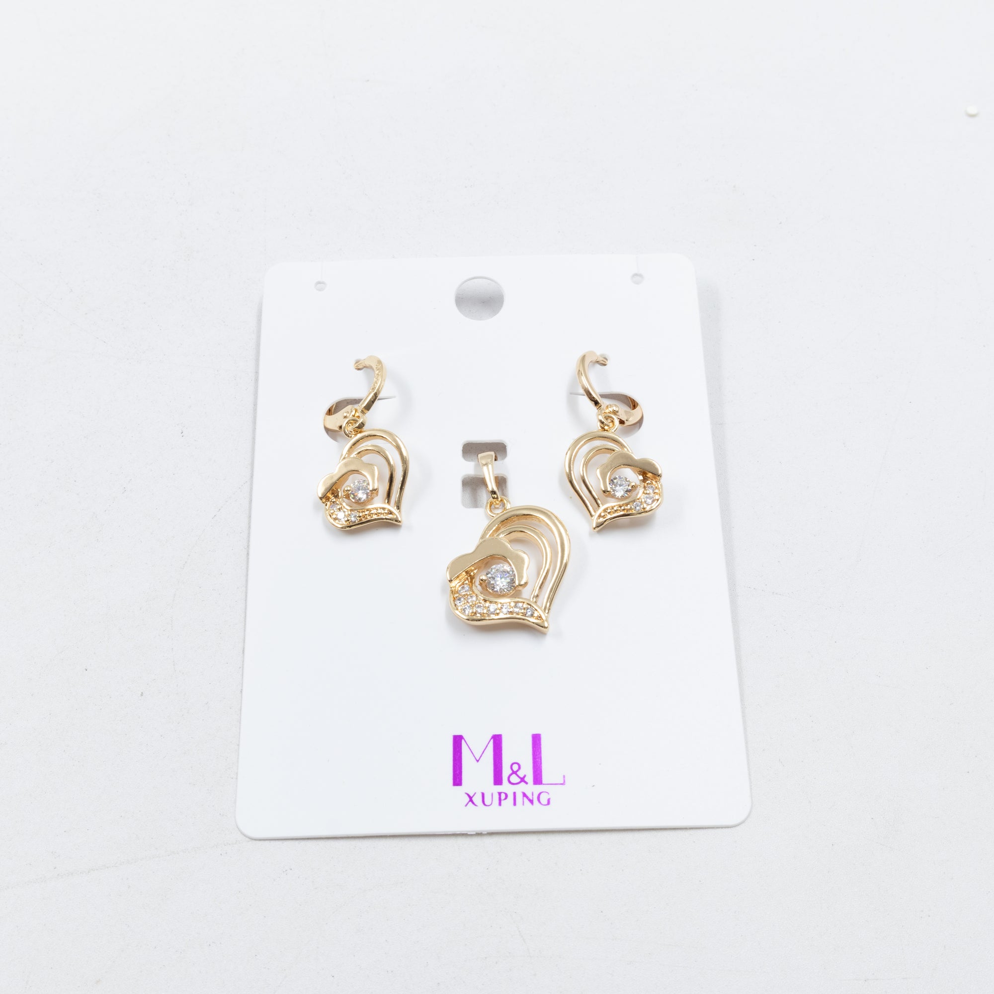 Conjunto de de Aretes y Dije M9 Oro Laminado