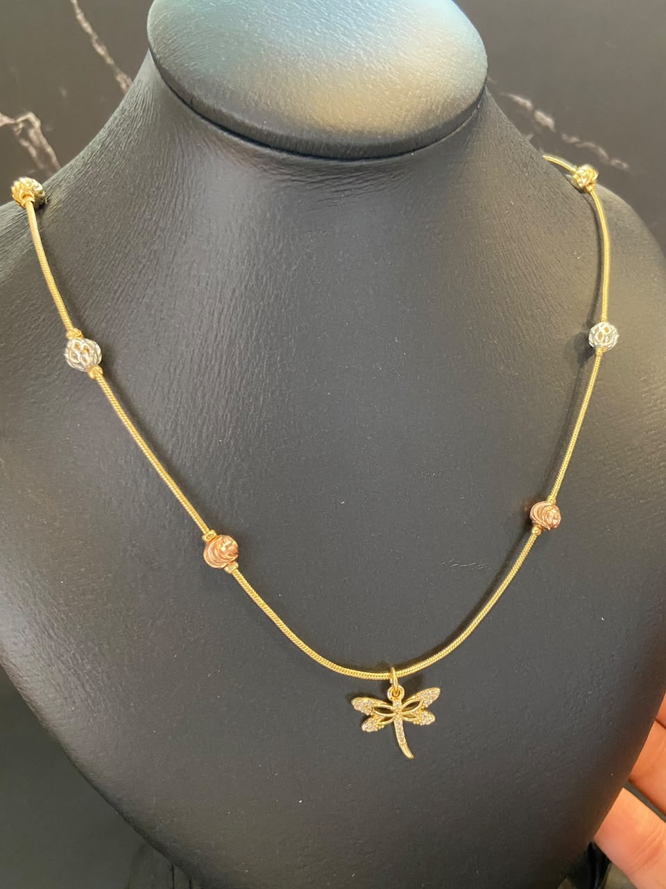 [12/SEPTIEMBRE/26] Collar Dorado de Tres colores con Dije M1 Oro Laminado