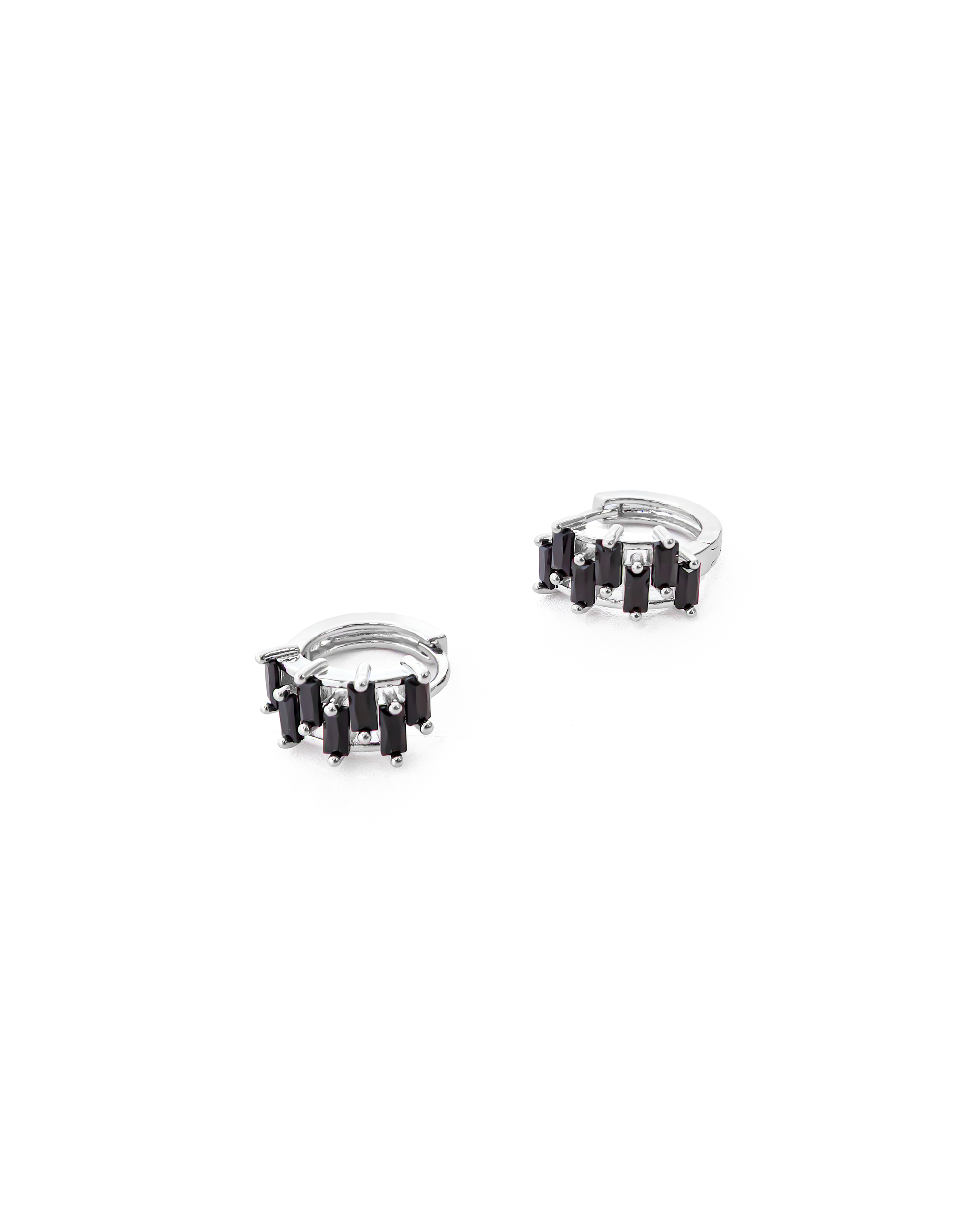 Aretes Plateados Huggies con Piedras Diferentes Colores M13 Oro Laminado
