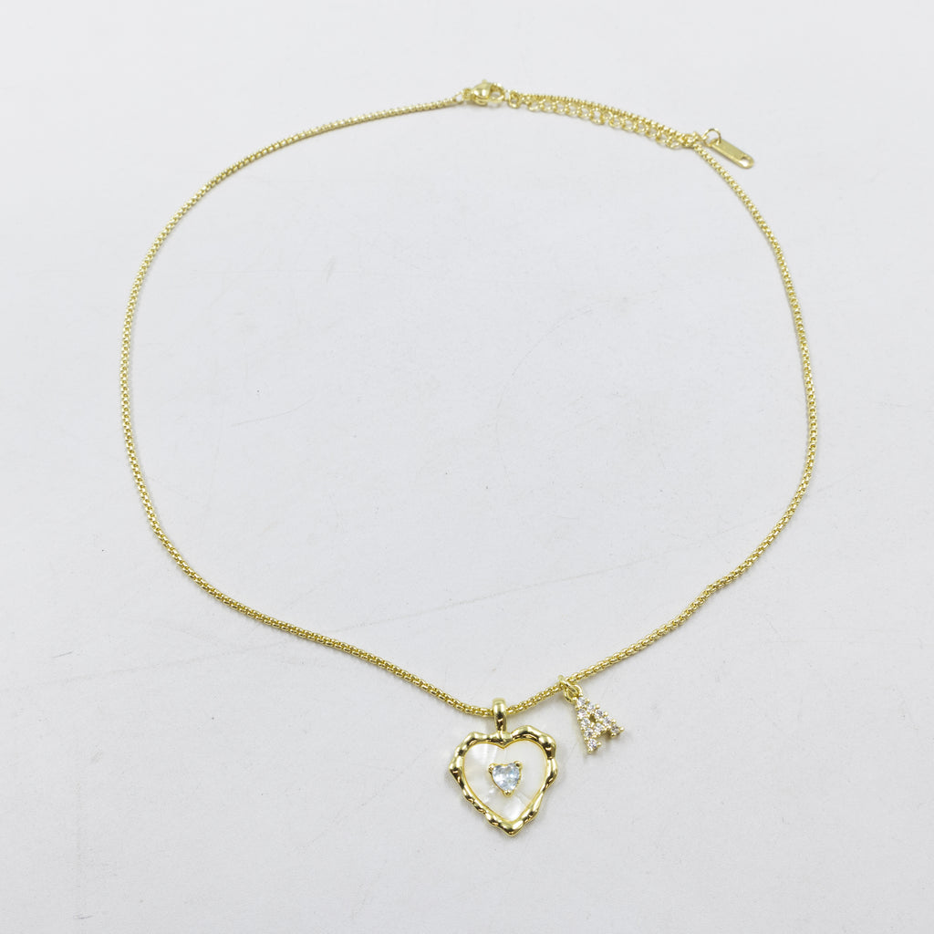 Collares Dorados con dije de Letra y corazon M1 Oro Laminado