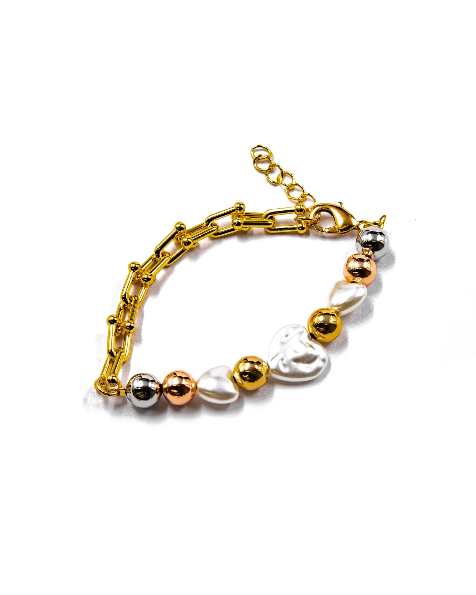 Pulsera Dorada con cuentas y dije - M1 Oro Laminado