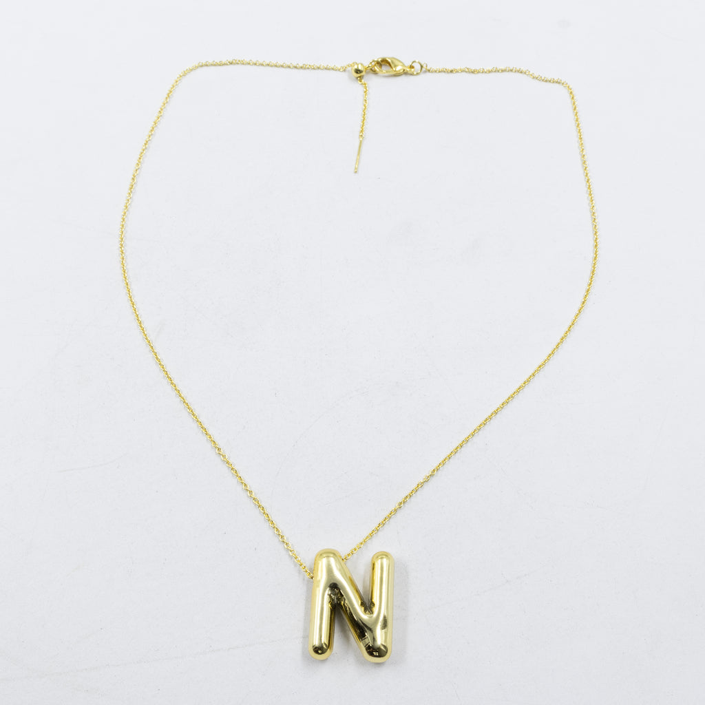 Collar Dorado con Dije de letras Grandes M2 Oro Laminado