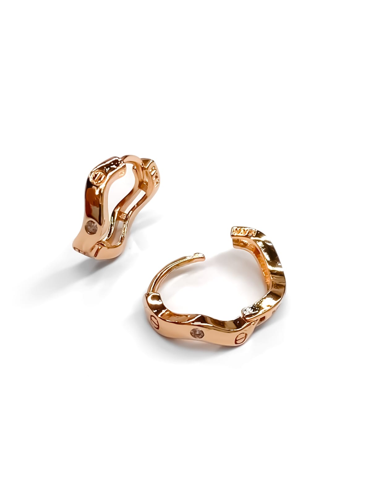 ARETES HUGGIES M17 - ORO LAMINADO