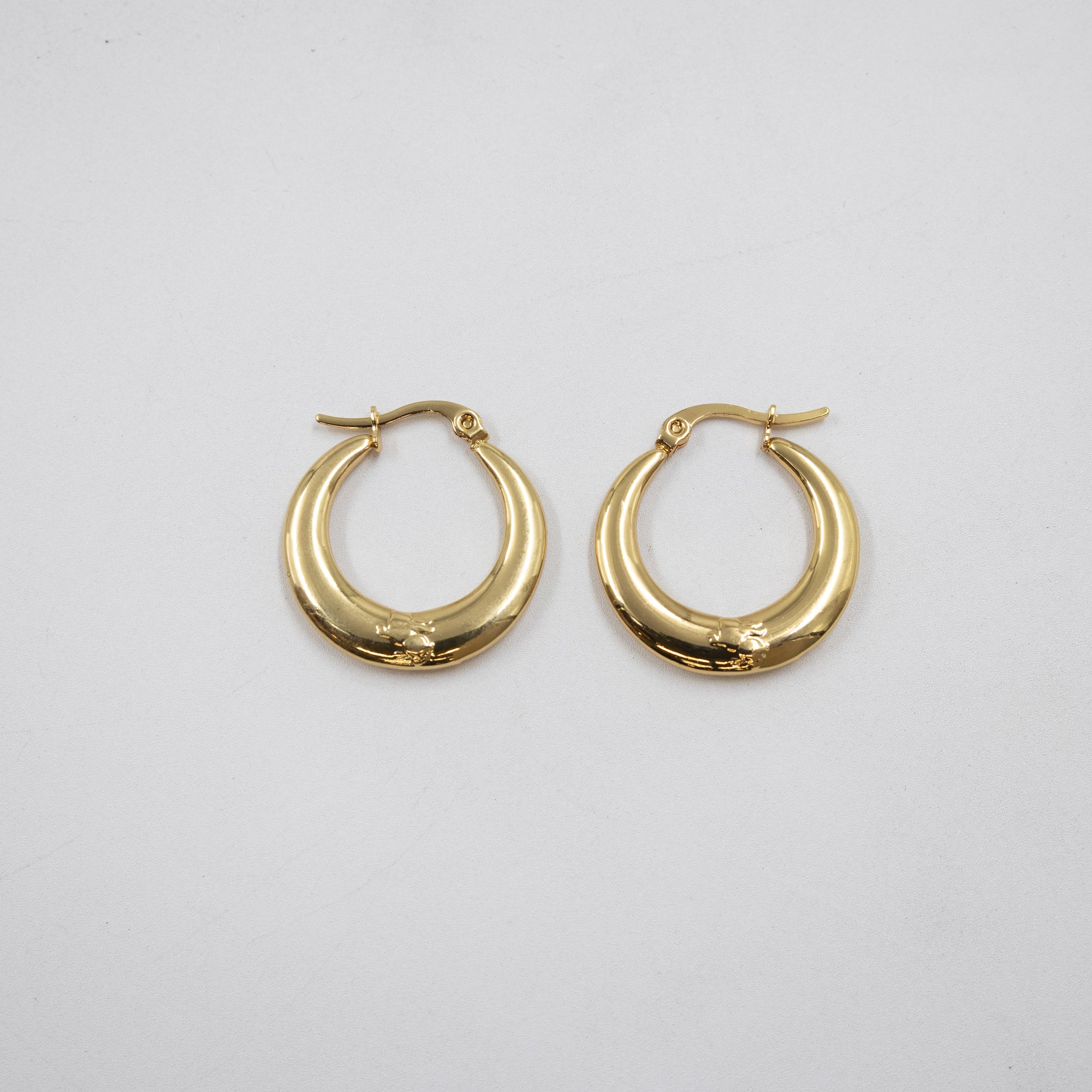 Aretes Dorados Chicos M5 Oro Laminado