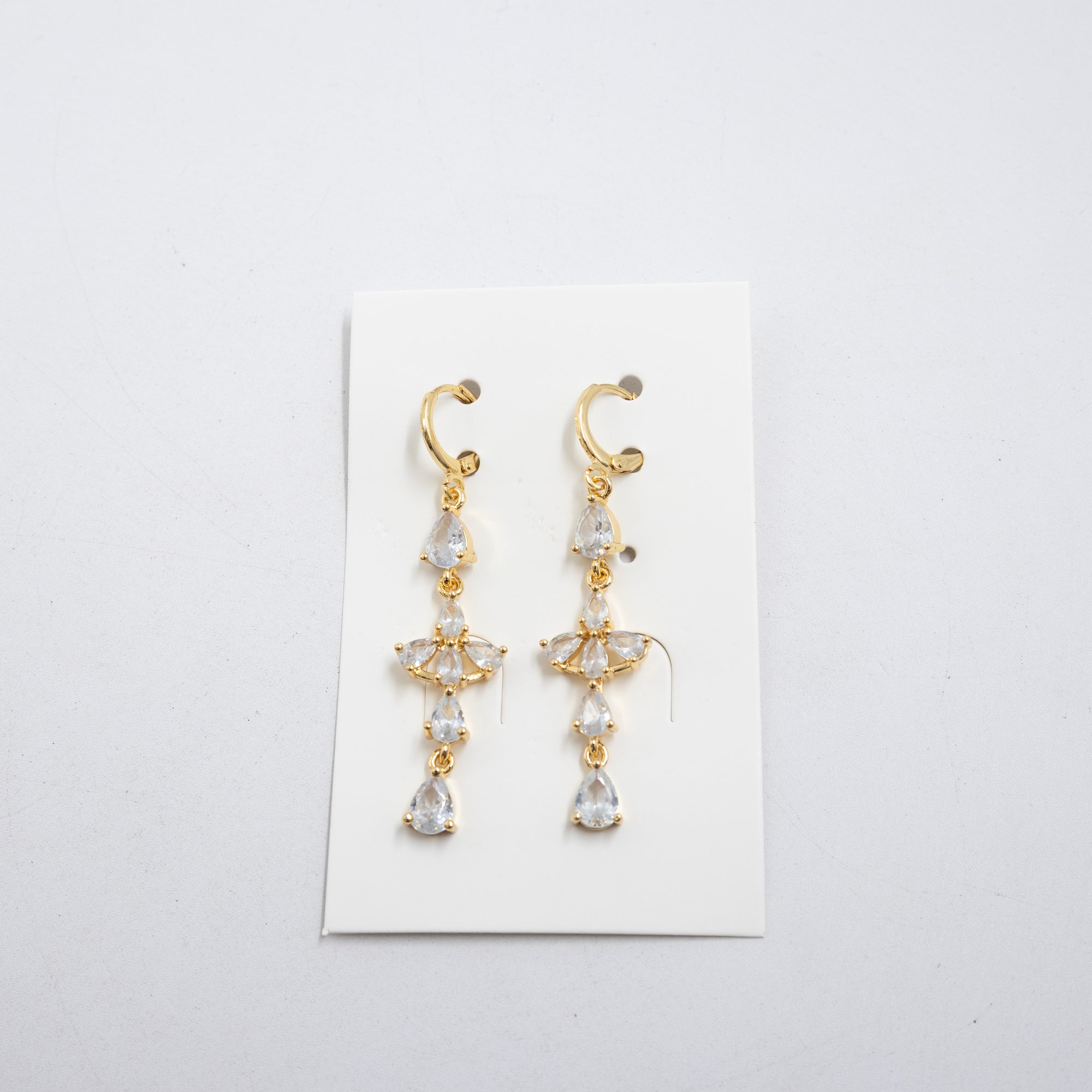 Aretes Largos Dorados con piedras M7 Oro Laminado