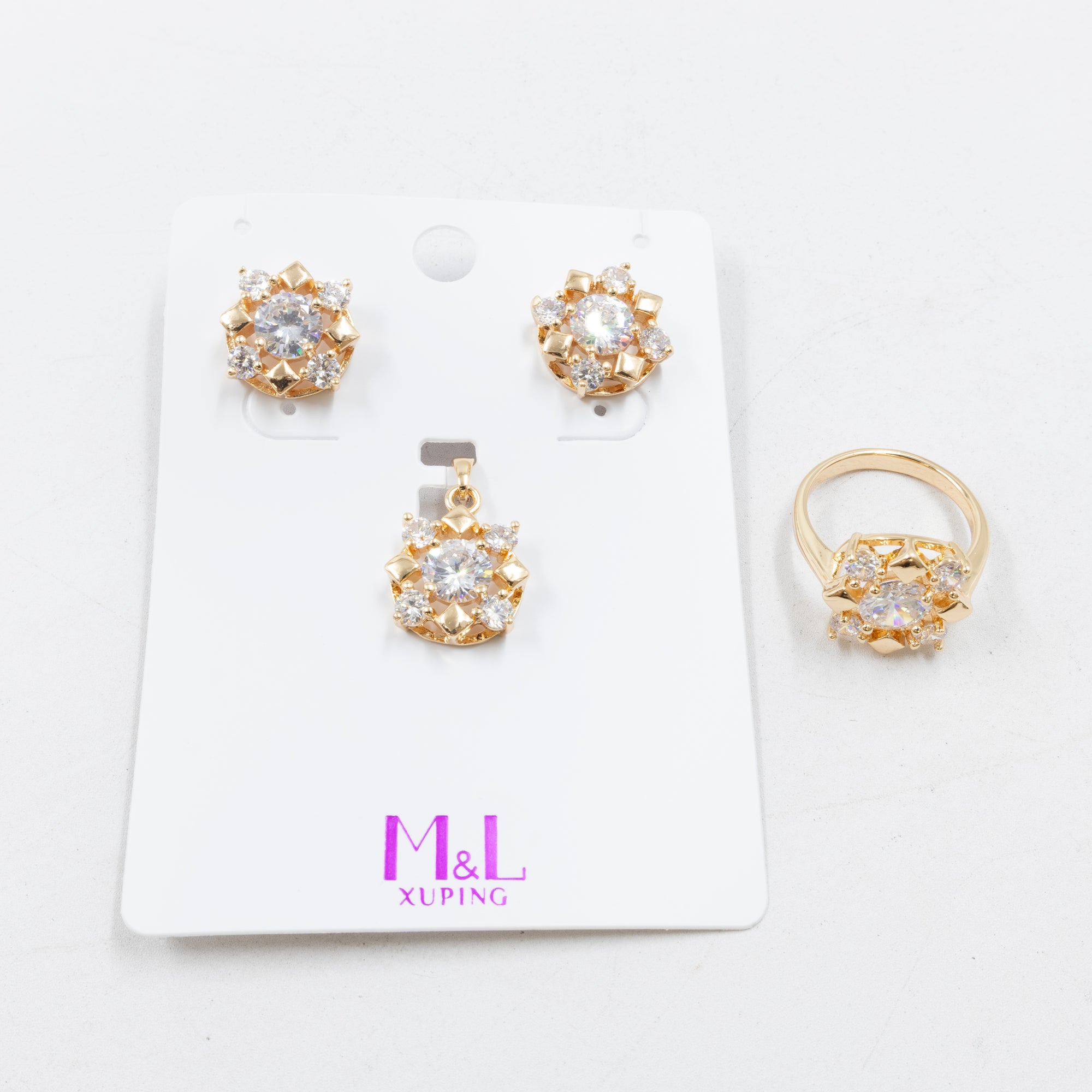 Conjunto de aretes, dije y anillo Oro Laminado