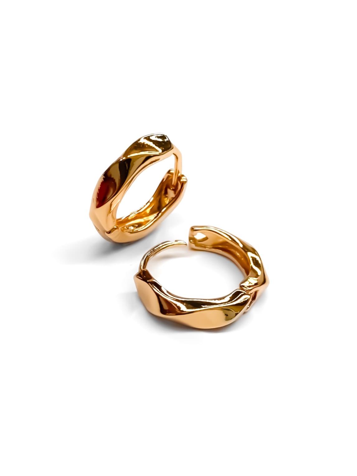 ARETES HUGGIES M18 - ORO LAMINADO