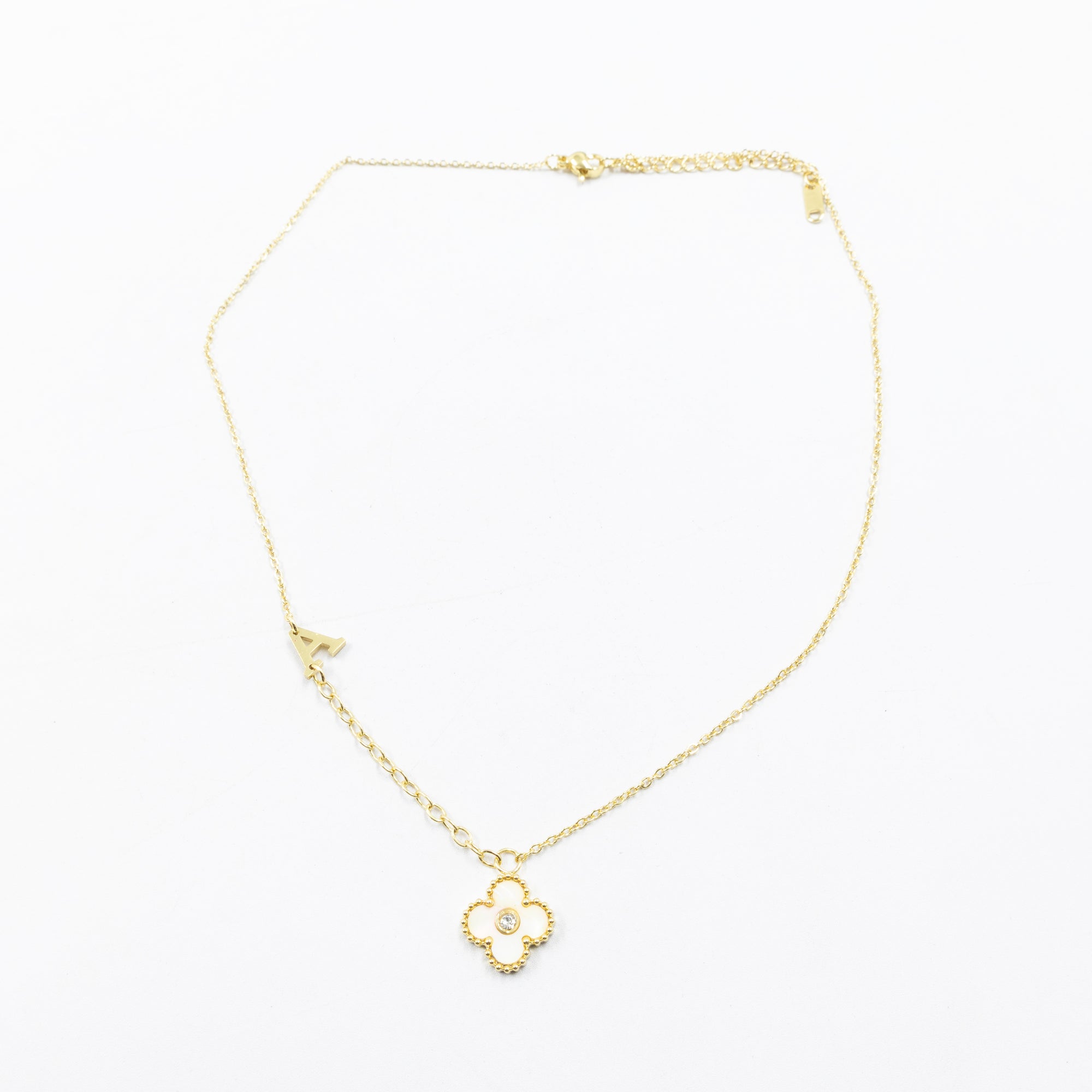 Collar de Dije de Trebol y letra A, B, C M1 Oro Lamnado