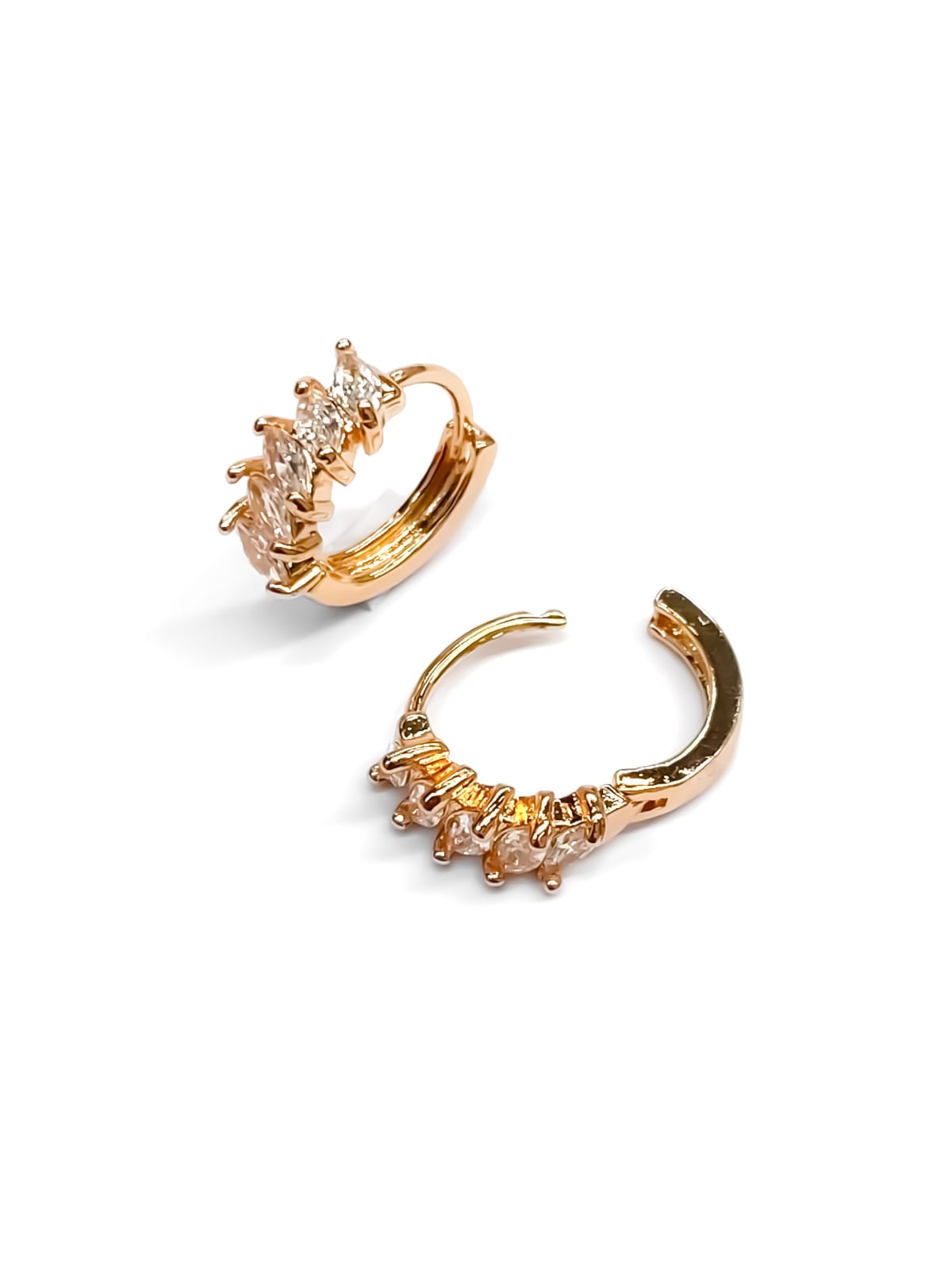 ARETES HUGGIES M9 - ORO LAMINADO
