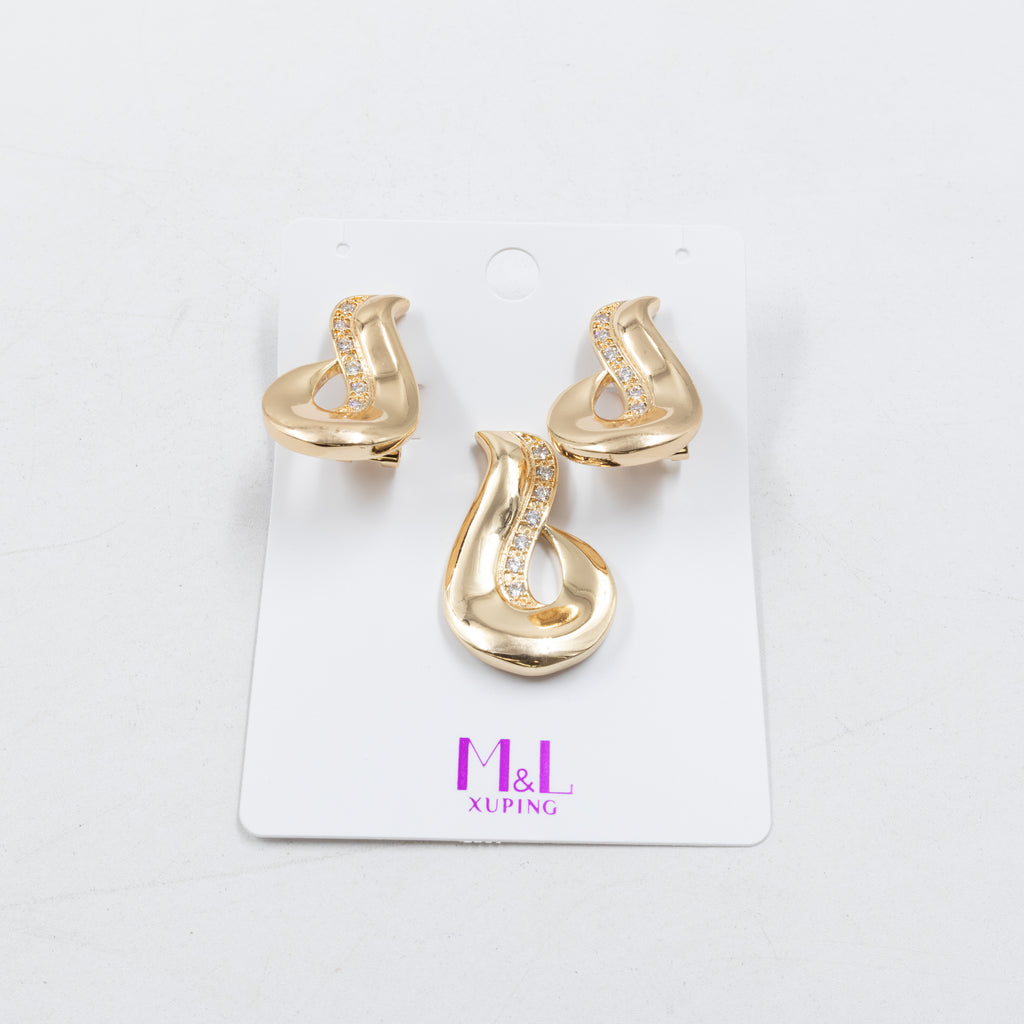 Conjunto de de Aretes y Dije M7 Oro Laminado