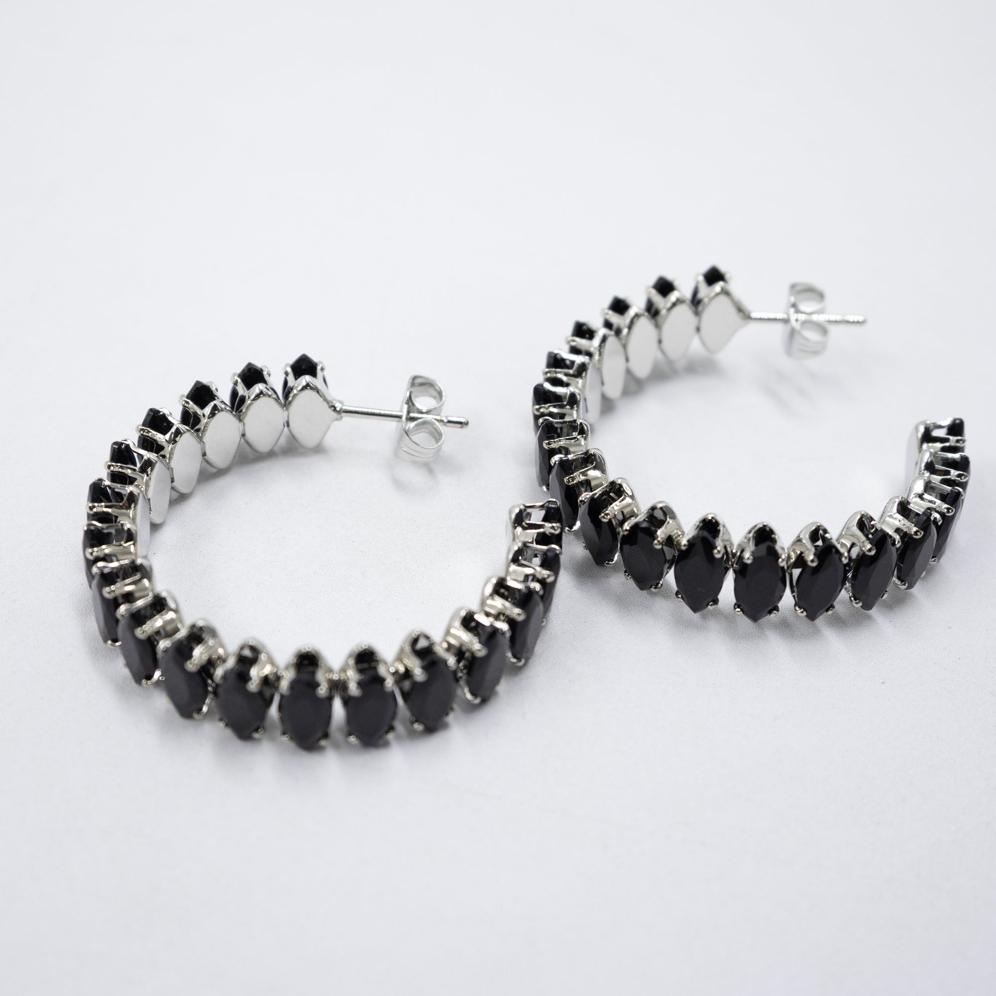 Aretes Plateados con piedras de color M6 Oro Laminado
