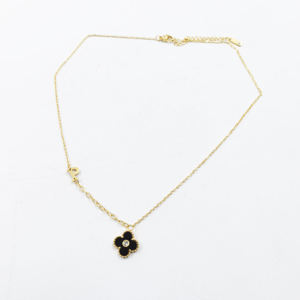 Collar de Dije de Trebol y letras M9 Oro Laminado