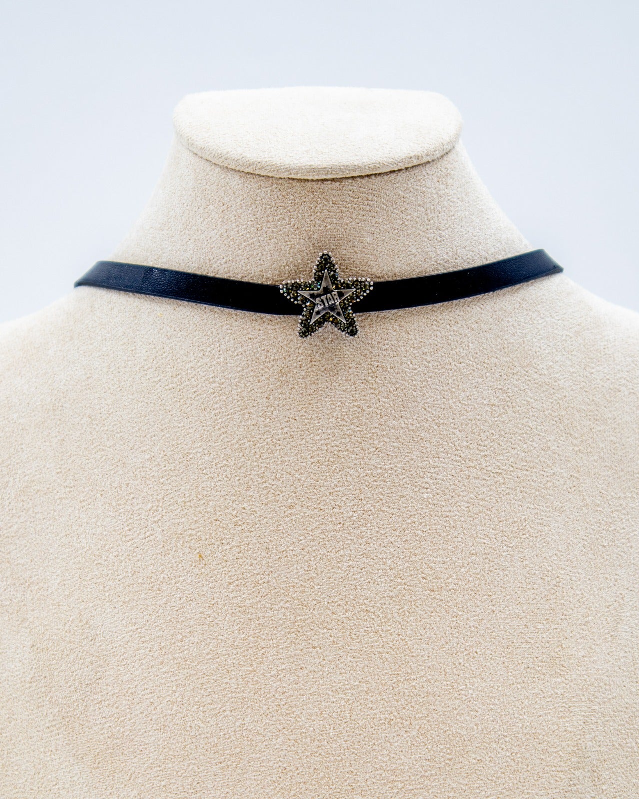 Collar Gargantilla Negro M1 Oro Laminado