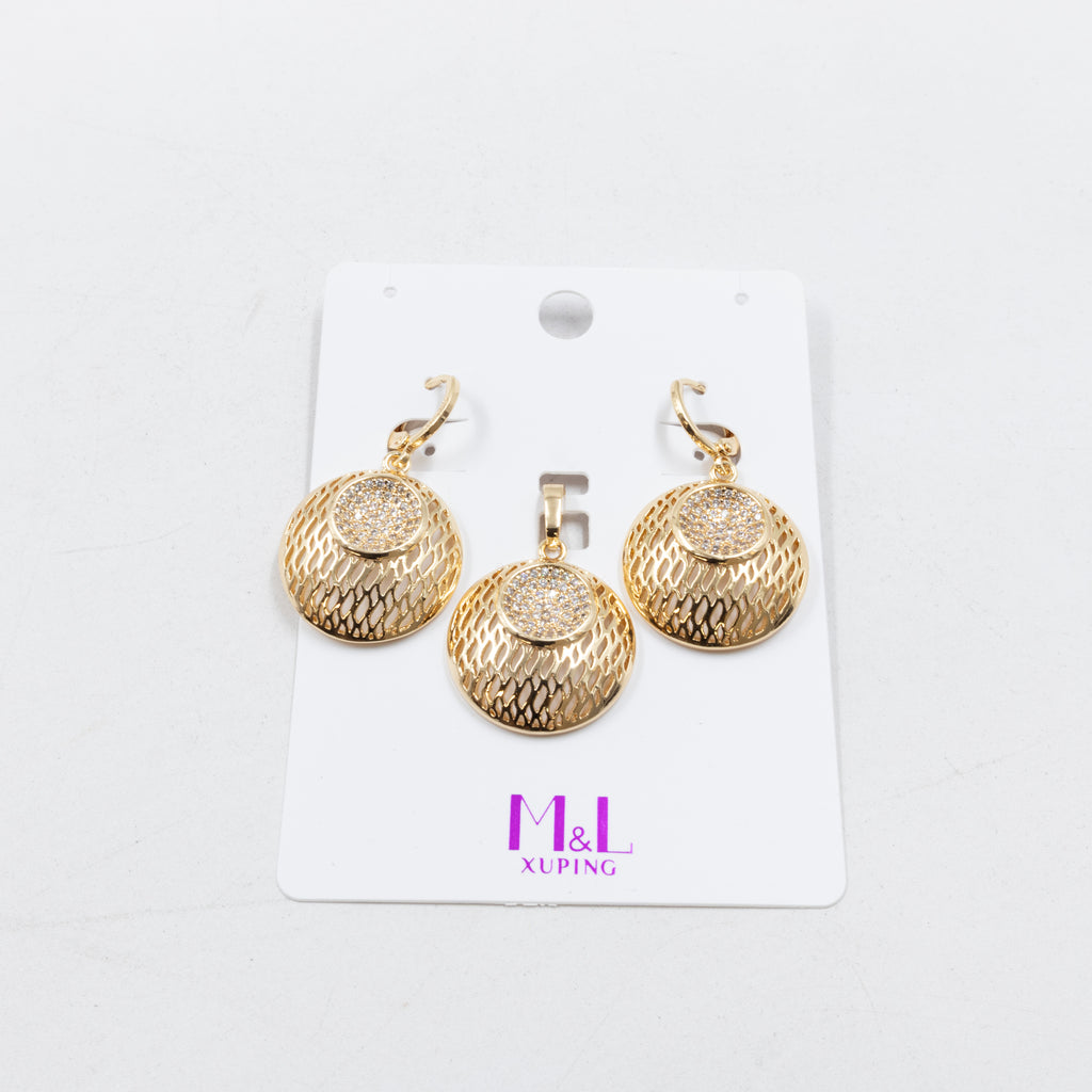 Conjunto de de Aretes y Dije M5 Oro Laminado