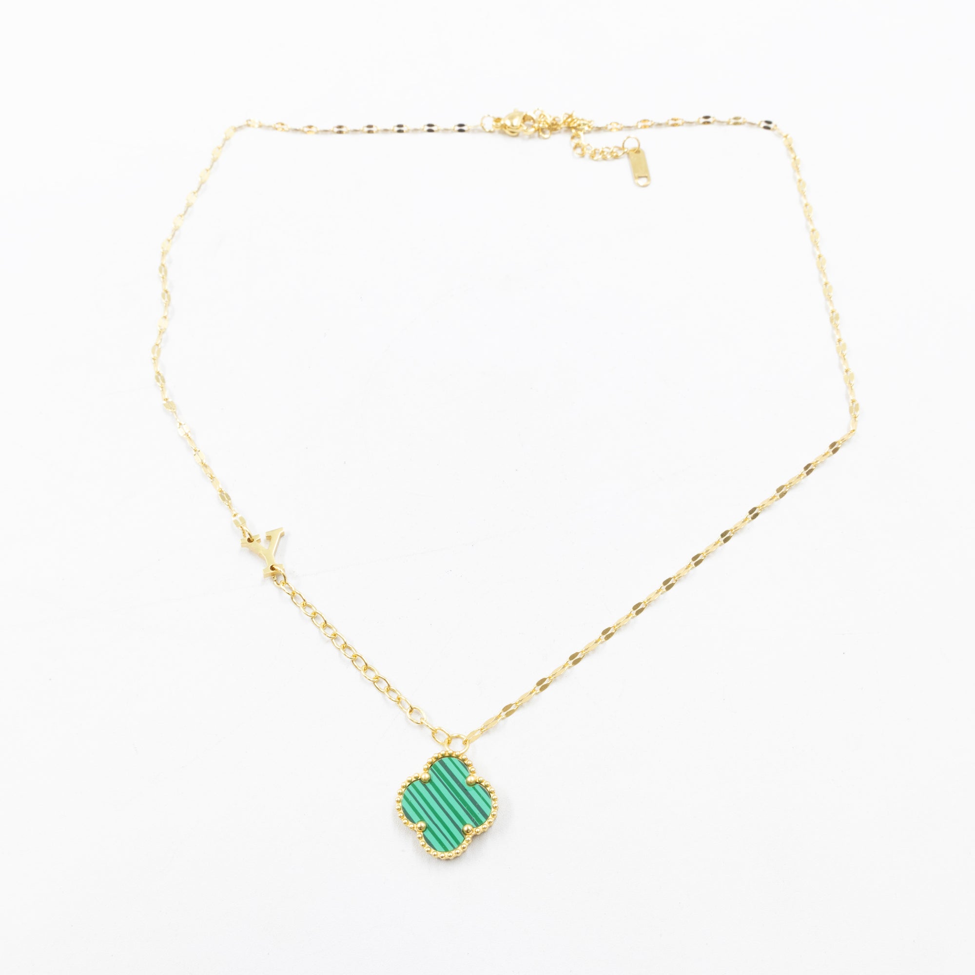 Collares Dorados con dijes de letra Y, Z y dije de Trebol M7 Oro Laminado