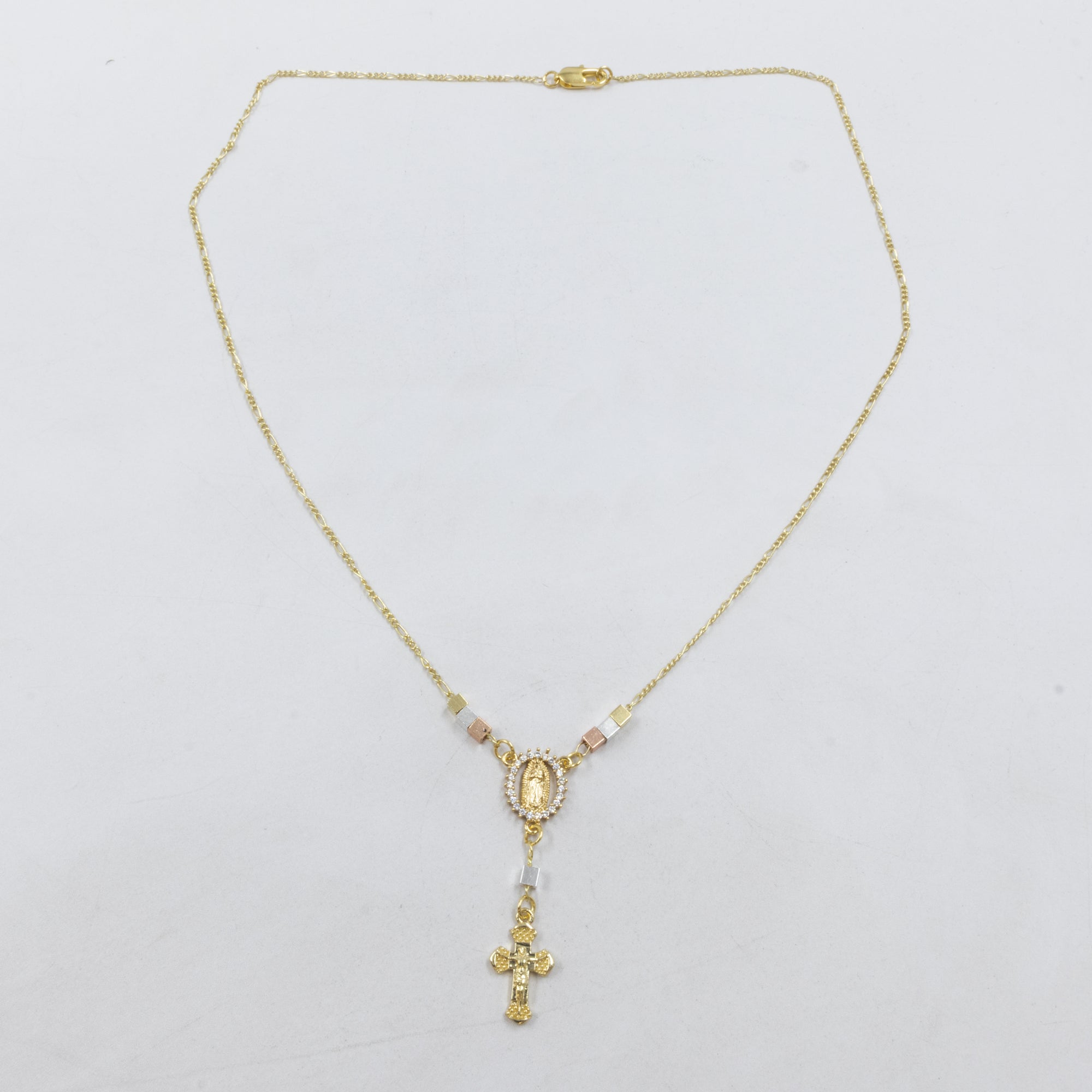 Collar con Dije Religioso Dorado M2 Oro Laminado
