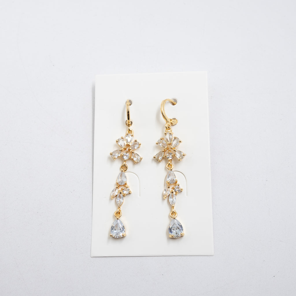Aretes Largos Dorados con piedras M7 Oro Laminado