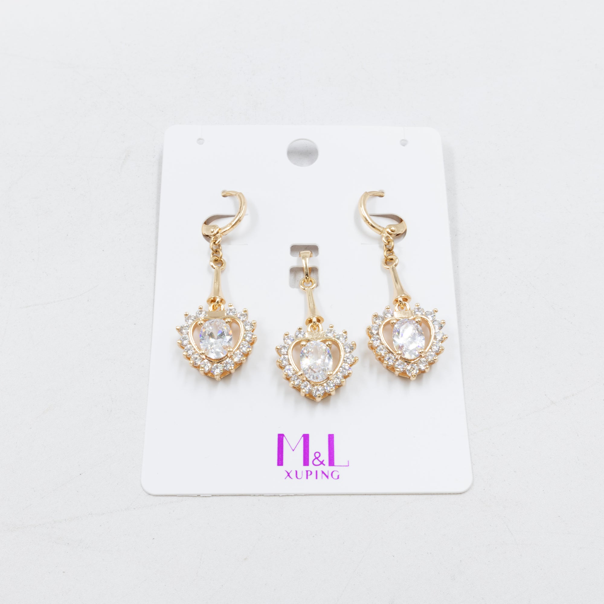 Conjunto de de Aretes y Dije M2 Oro Laminado