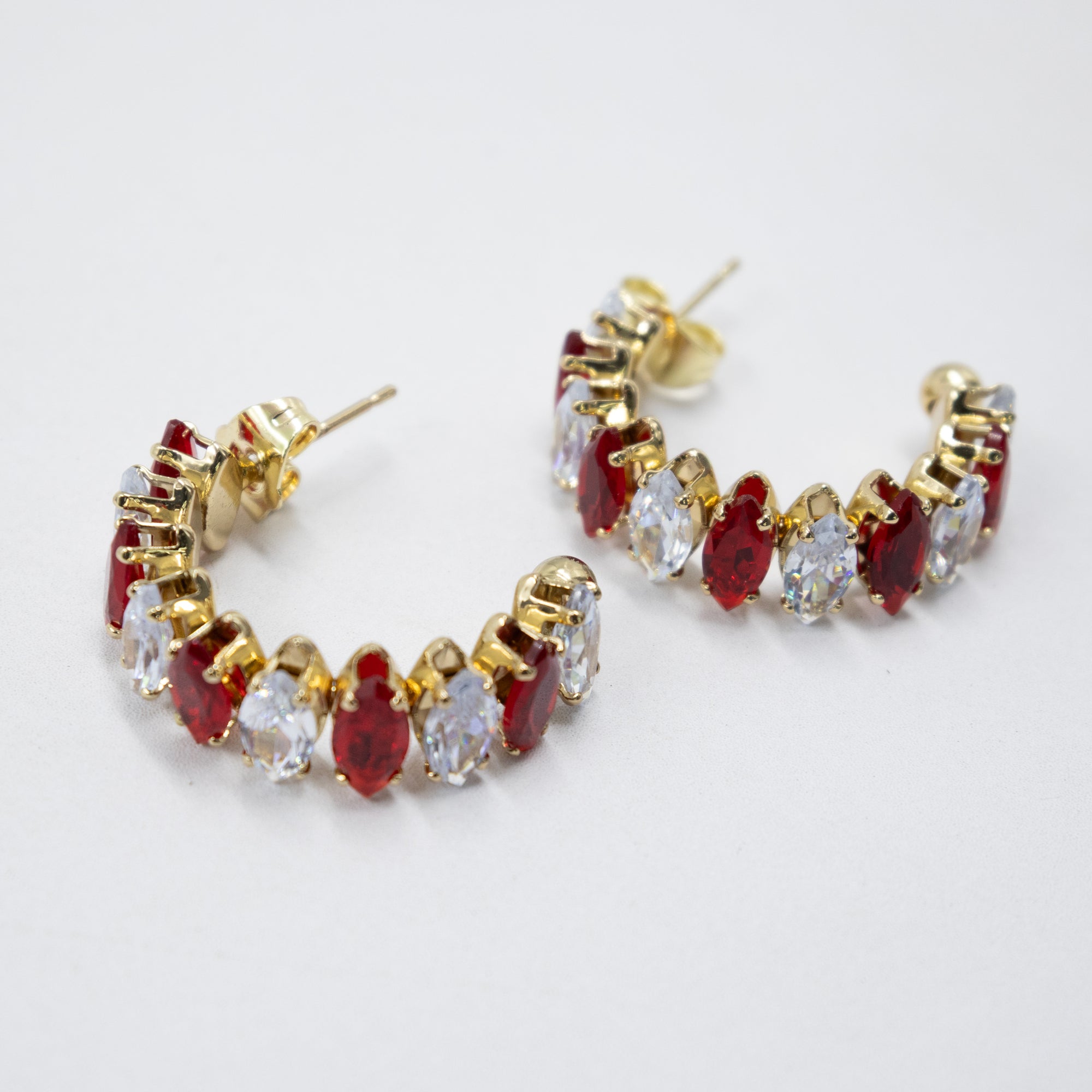 Aretes Dorados con piedras de color M1 Oro Laminado