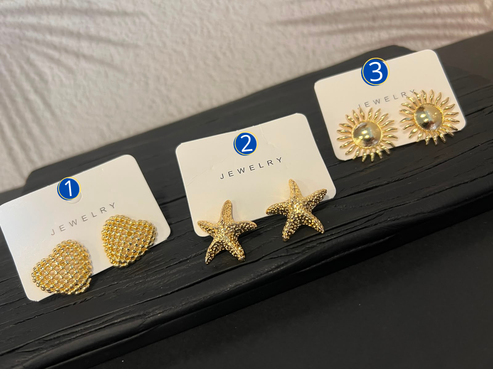[13/AGOSTO/26] Aretes Dorados M4 Oro Laminado