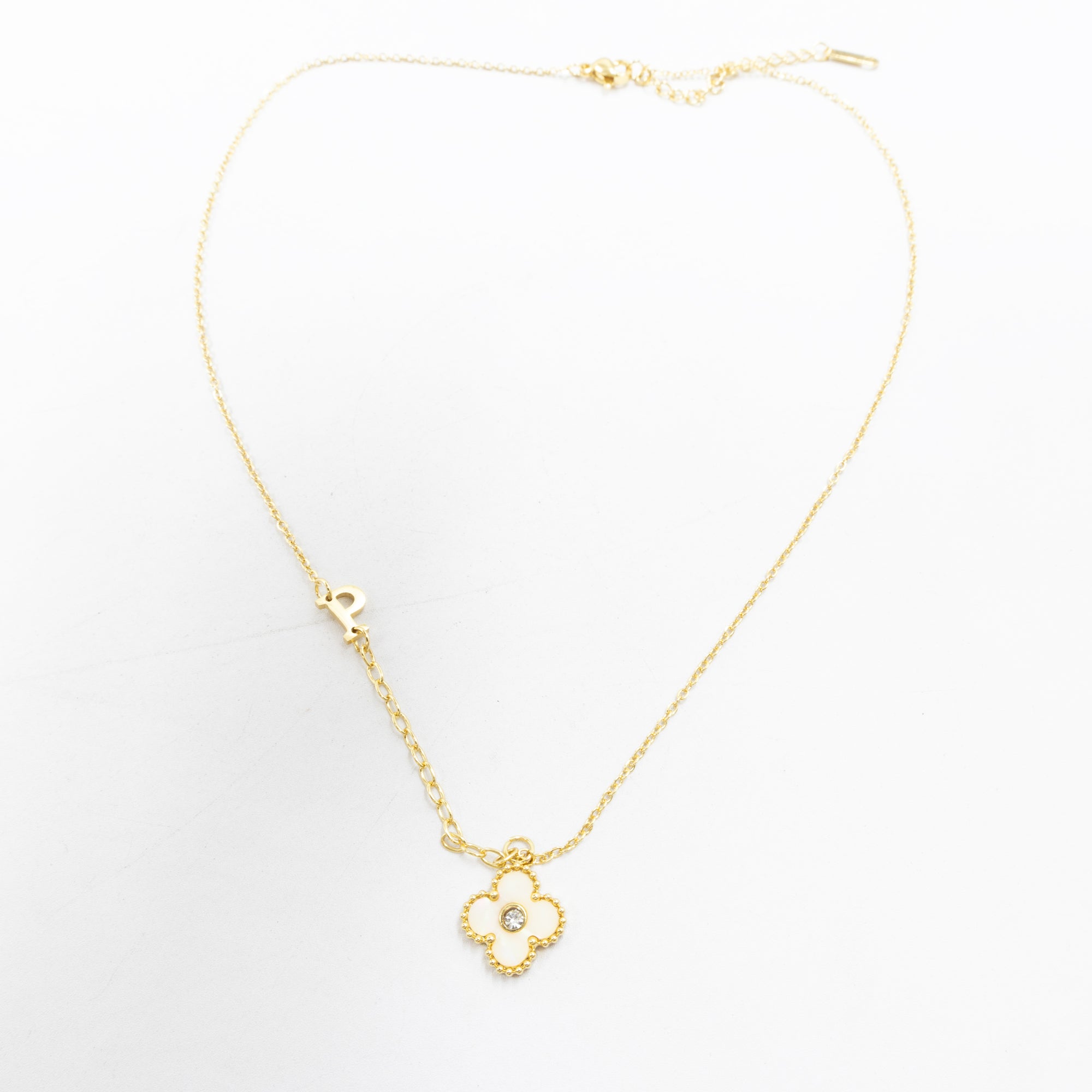 Collar de Dije de Trebol y letra P, R, S M5 Oro Laminado